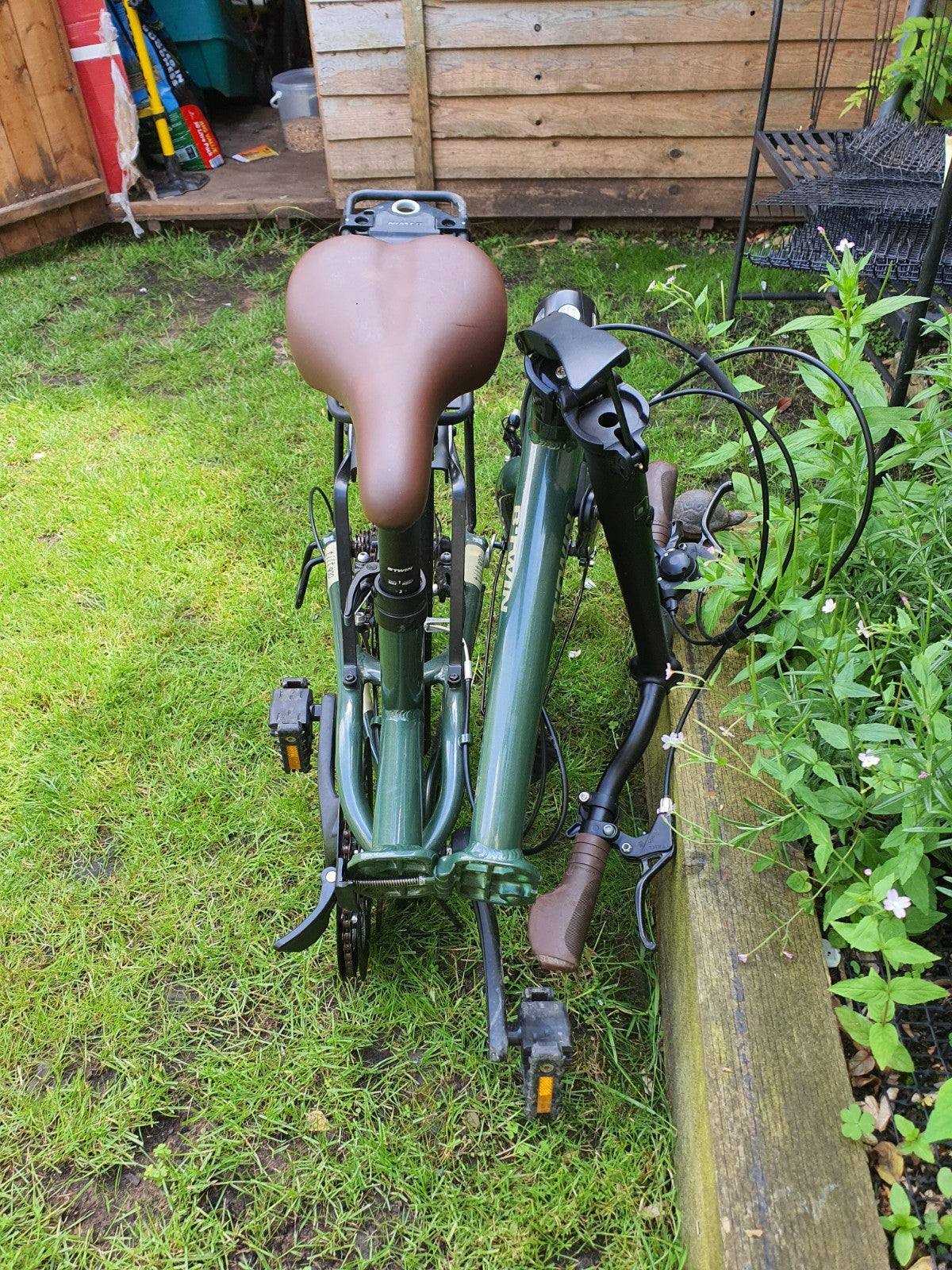 Btwin Tilt 900 Folding Bike 9 Speed Lightweight. Great Condition