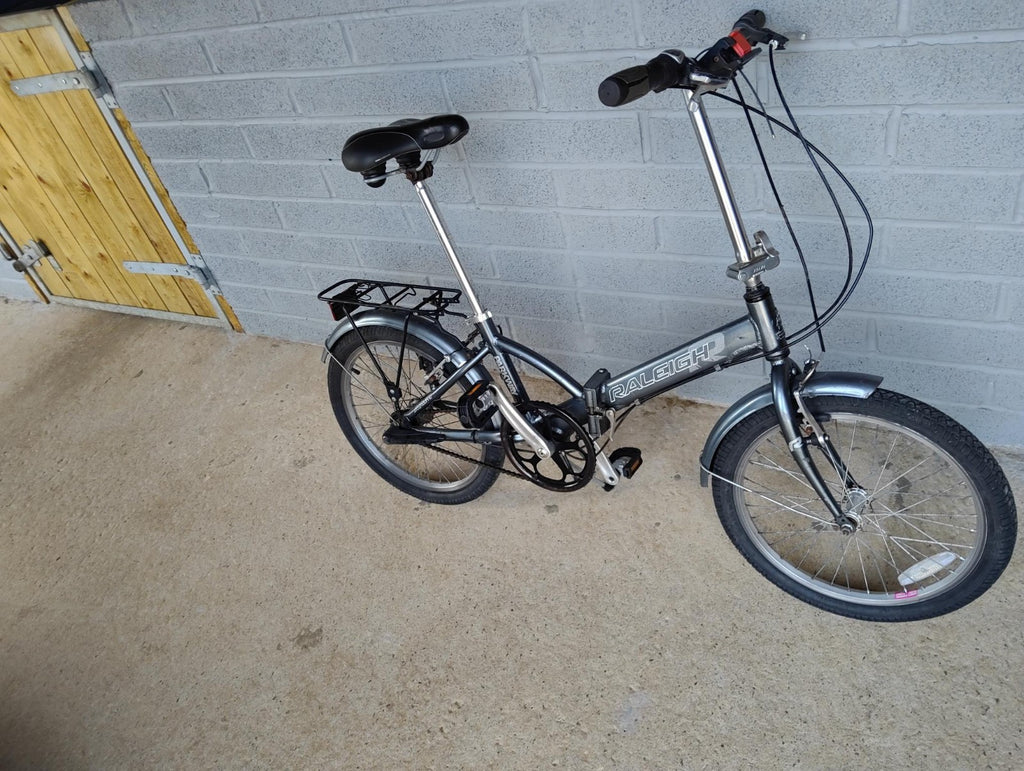 raleigh parkway  lite folding bike great condition adult with removable basket