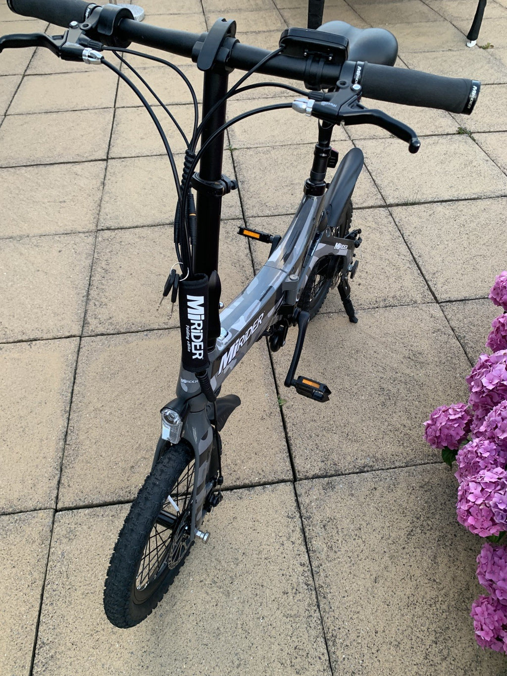 MiRider One Folding Cycle camo , 16-inch Wheels Used.