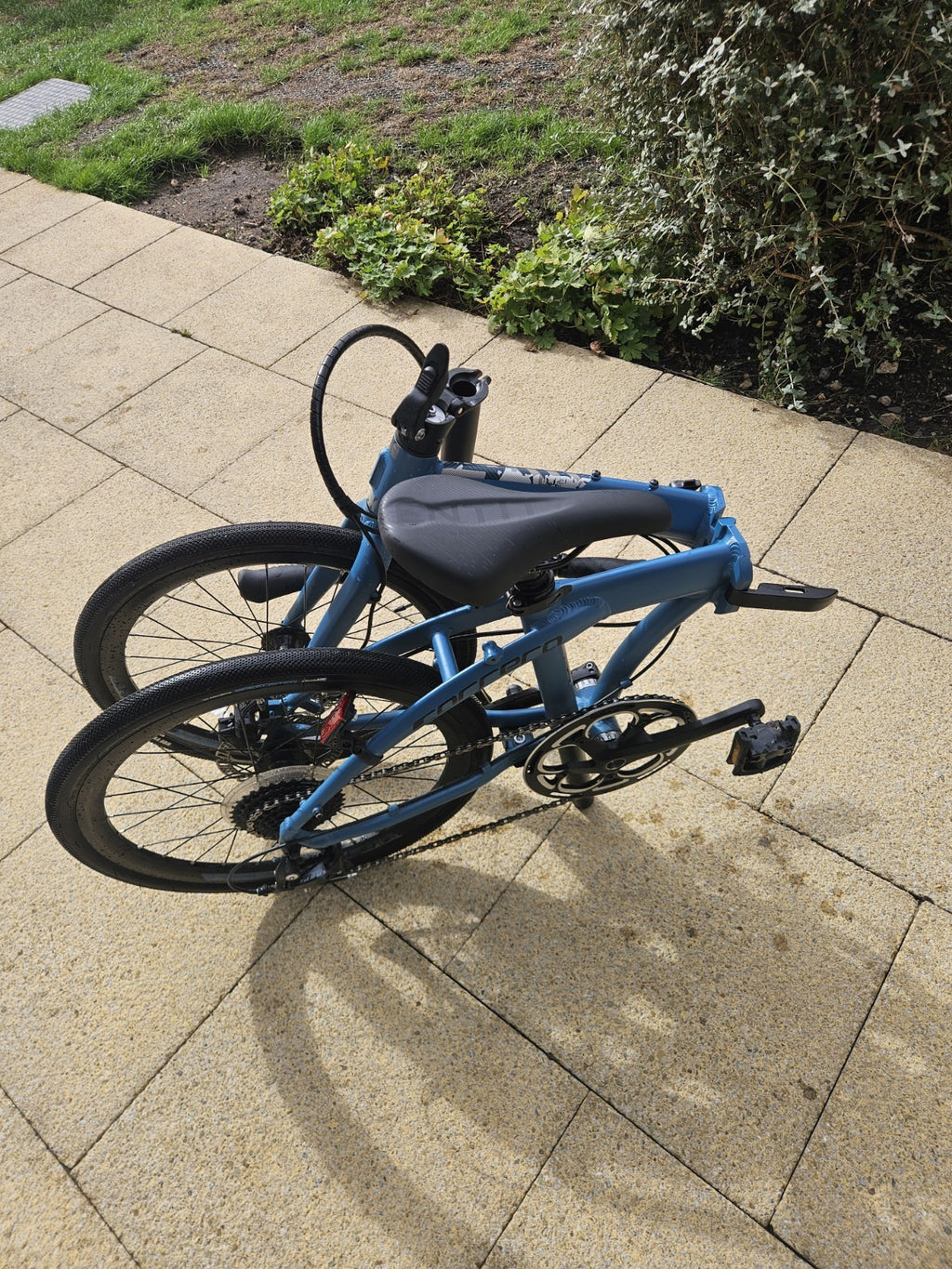 Carrera 20in Folding Bike Blue/Black Disc Brakes Derailleur 8 Gears Kickstand