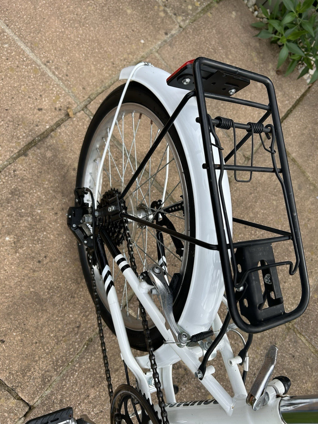 Compass ‘Northern’Folding Bike 20in 6-Speed White/Black Rack Mudguards Kickstand