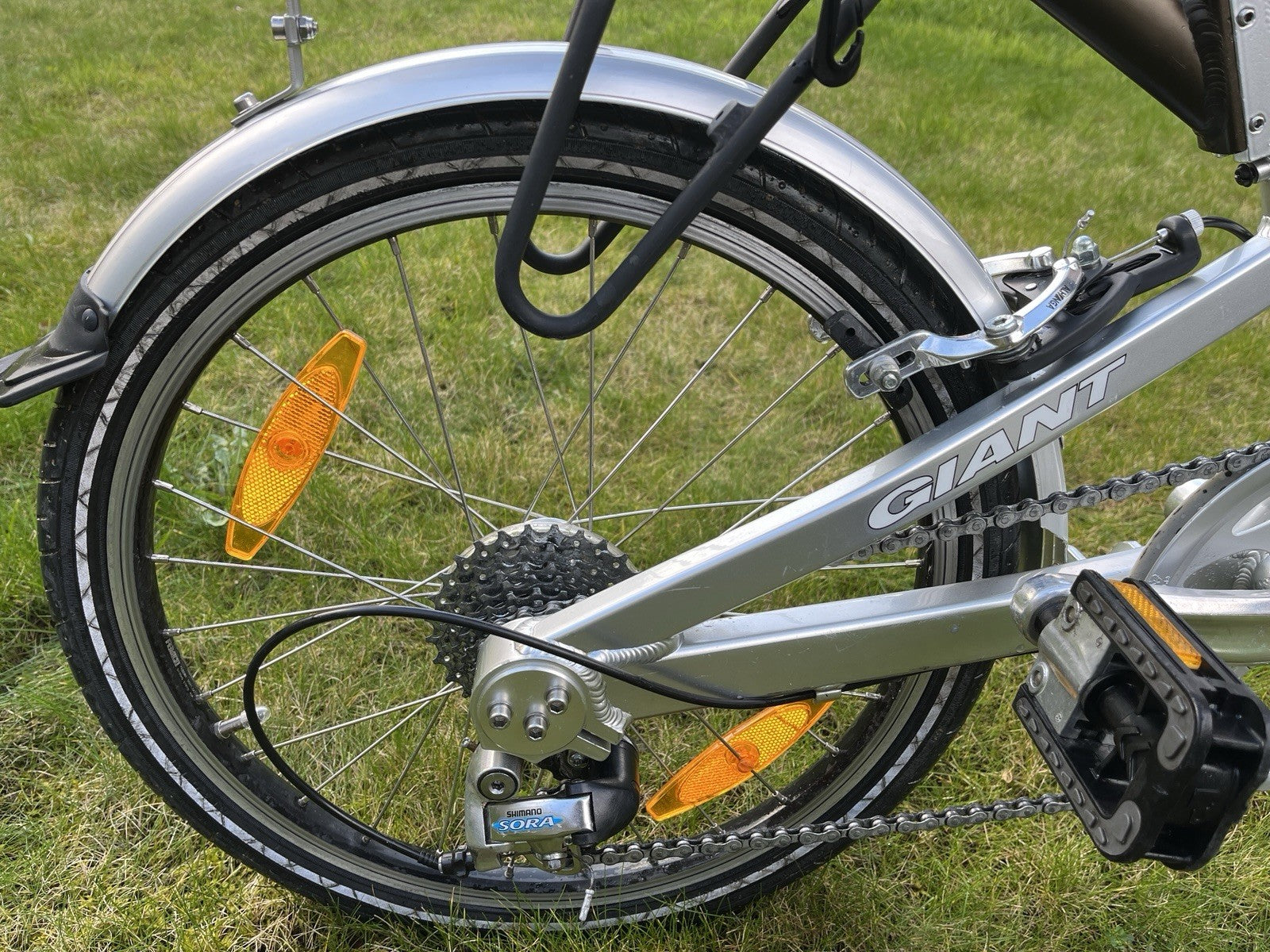 GIANT Halfway Folding Bike. 20'' wheels. 7 speed. VGC. RRP £600