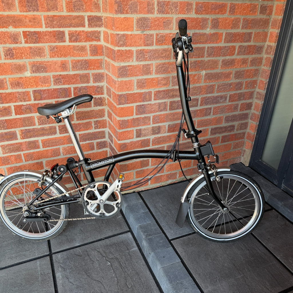 Brompton M6L Classic 6 speed in very good condition including front bag