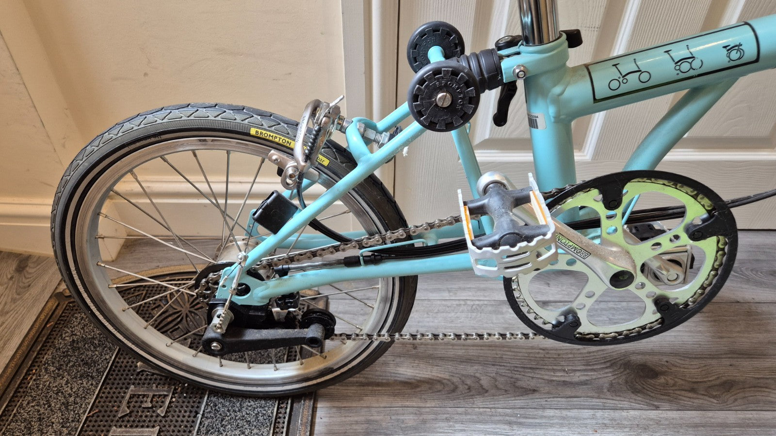 Brompton Folding Bike 6-Speed 16" Wheels M6L - Turkish Green