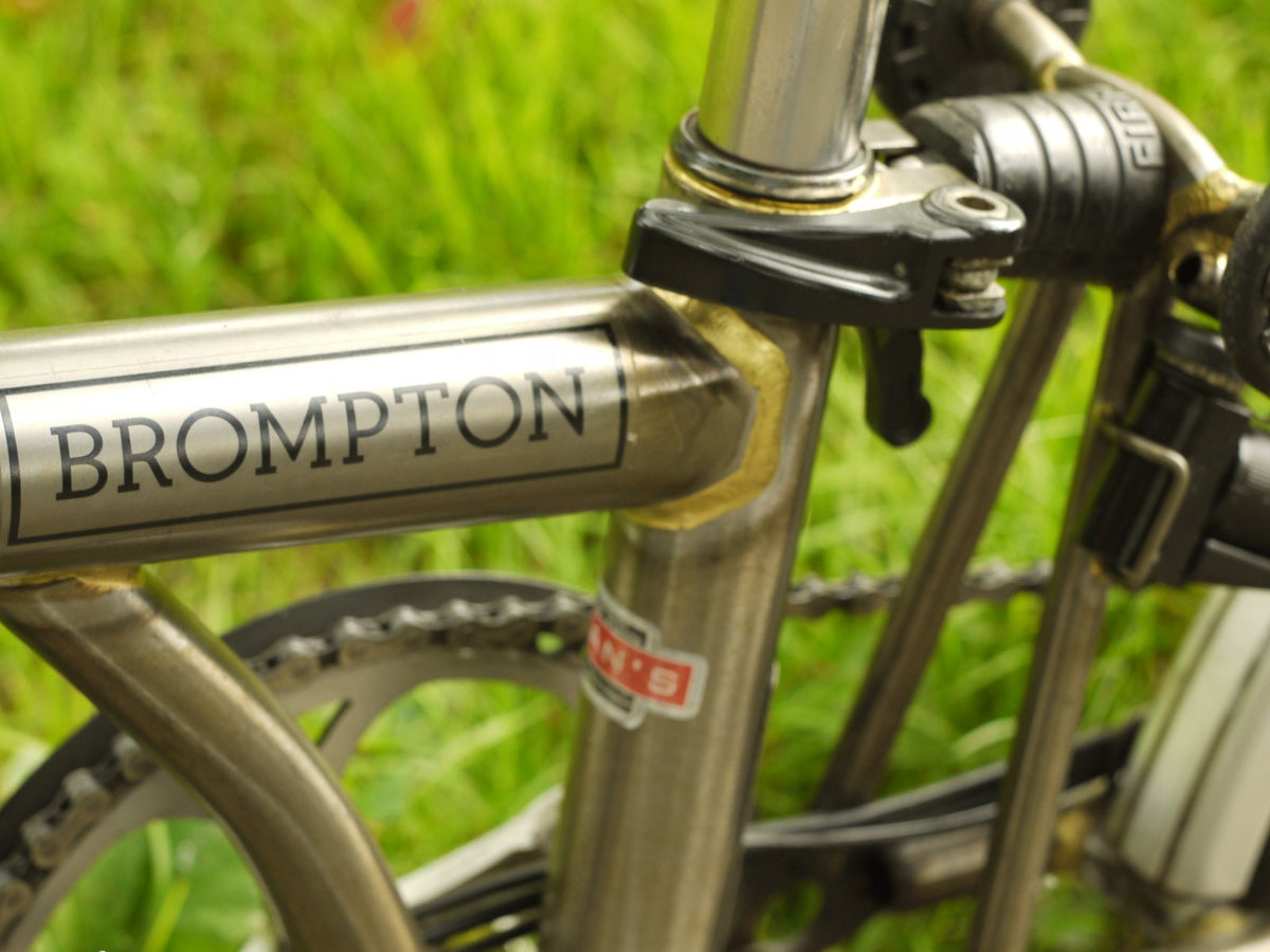 BROMPTON RAW LACQUER M6L complete with Rare John Chapman Game Bag