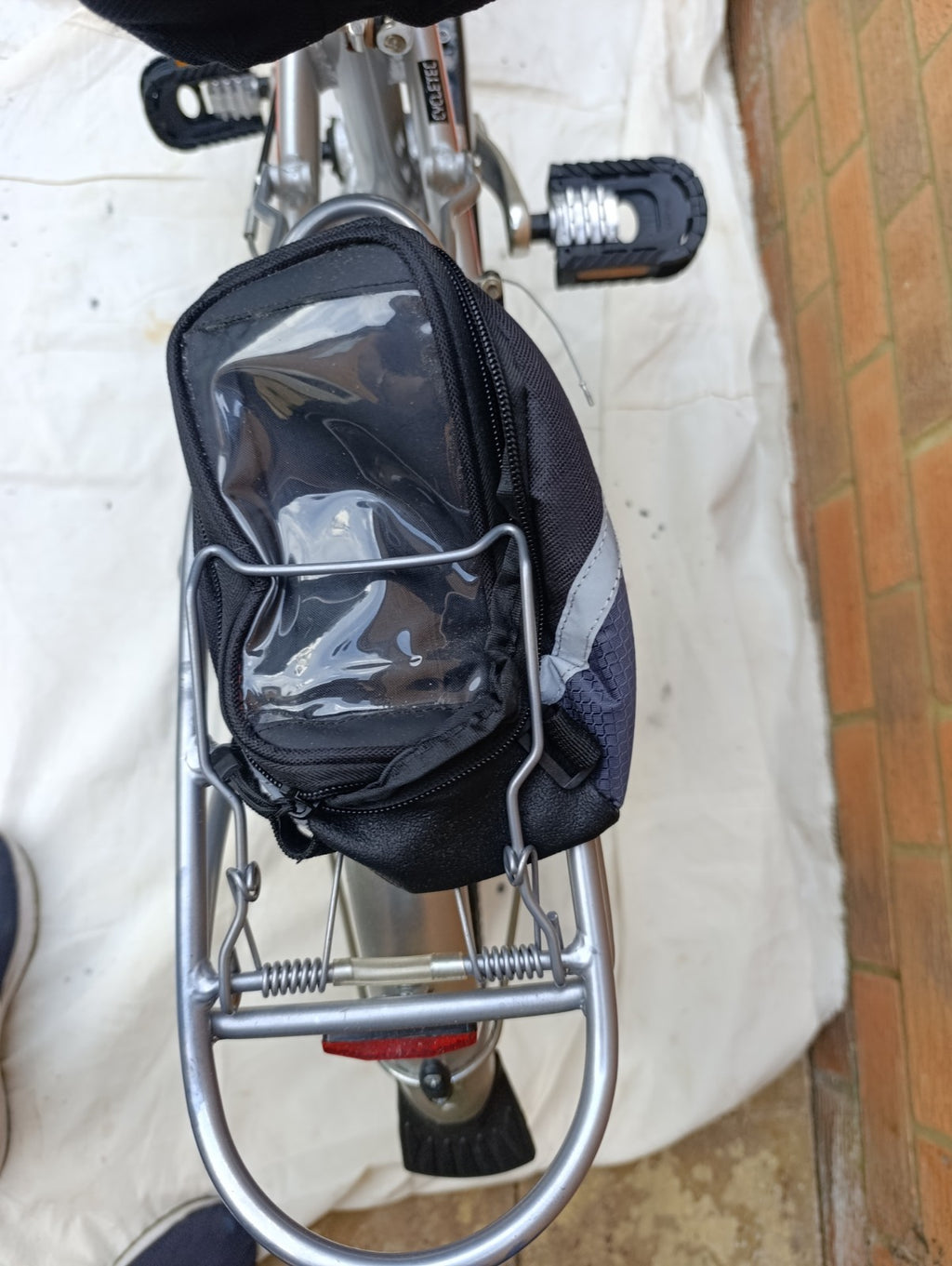 Ammaco Pakka Lite 20 Inch Wheel 6 Speed Alloy Folding Bike Silver