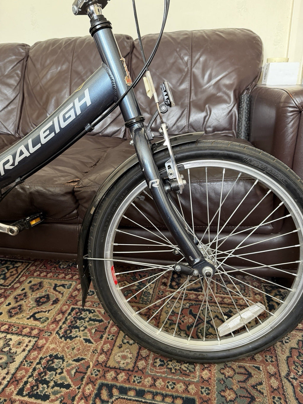 Raleigh Evo 7 Folding Bike 20” Shimano 7 Speed With Rack & Bag