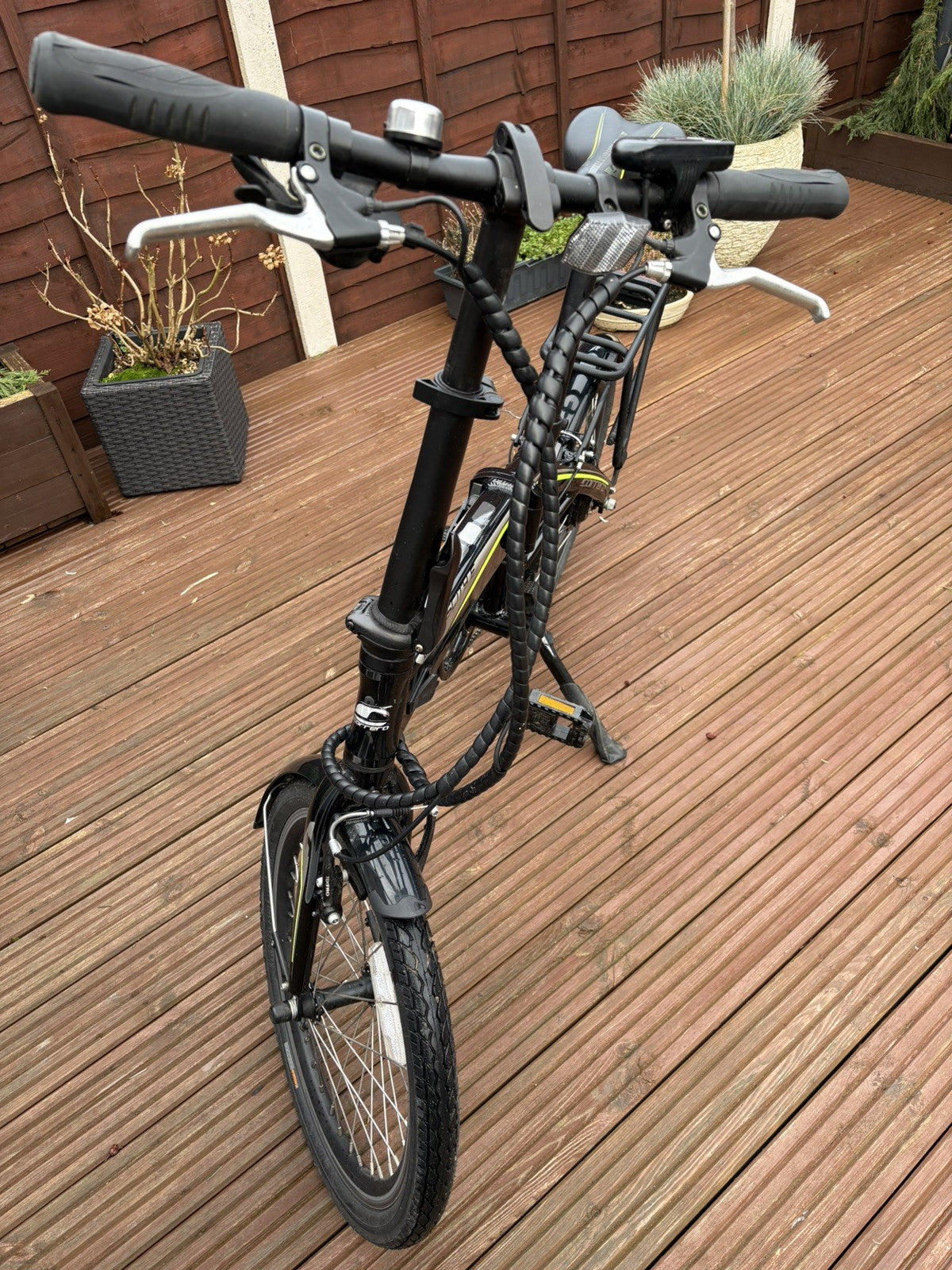 Carrera Crosscity 20in Folding Bike