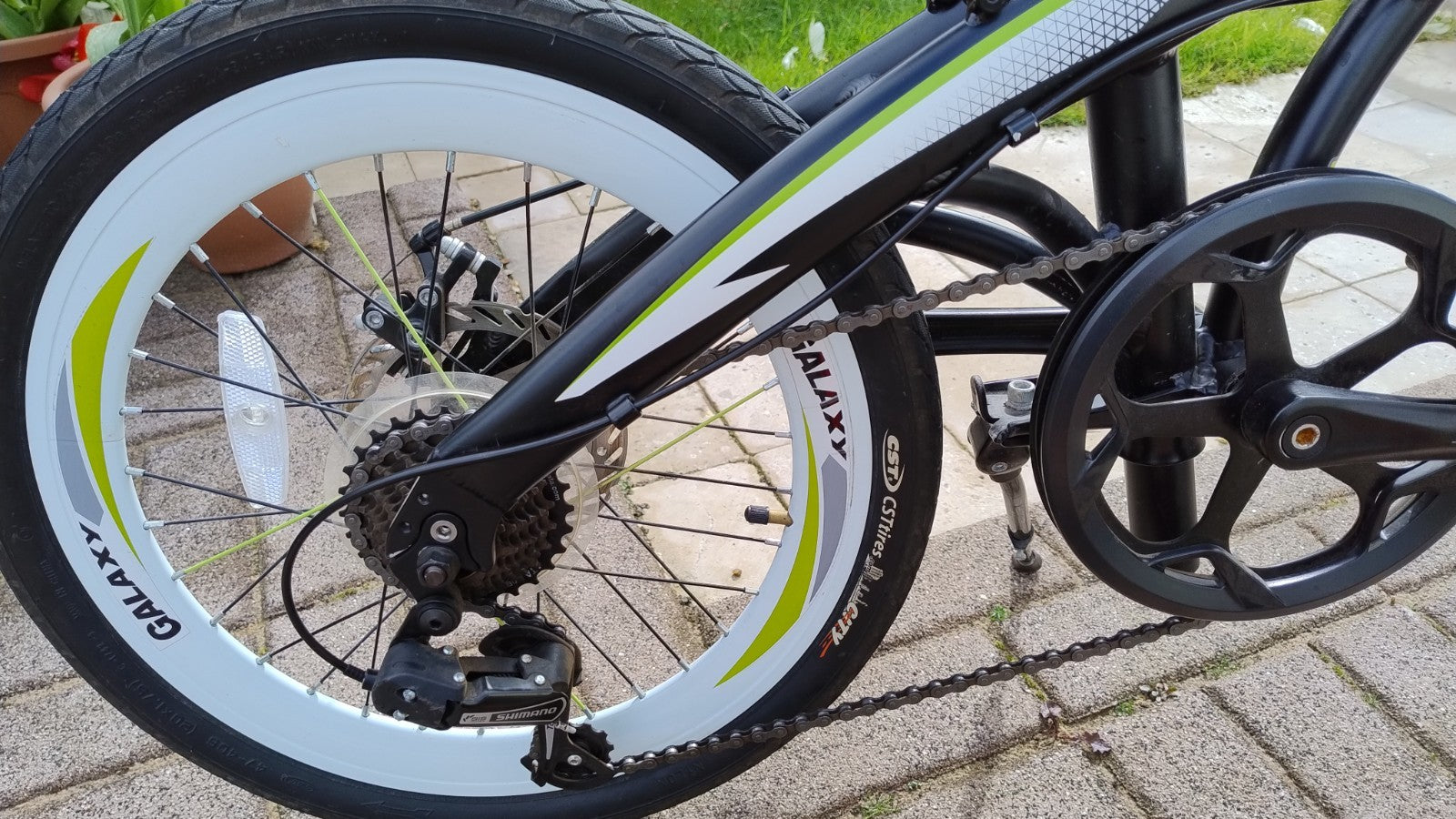 20" Wheel Lightweight Folding Bike 7 Speed And Dual Disk Brakes