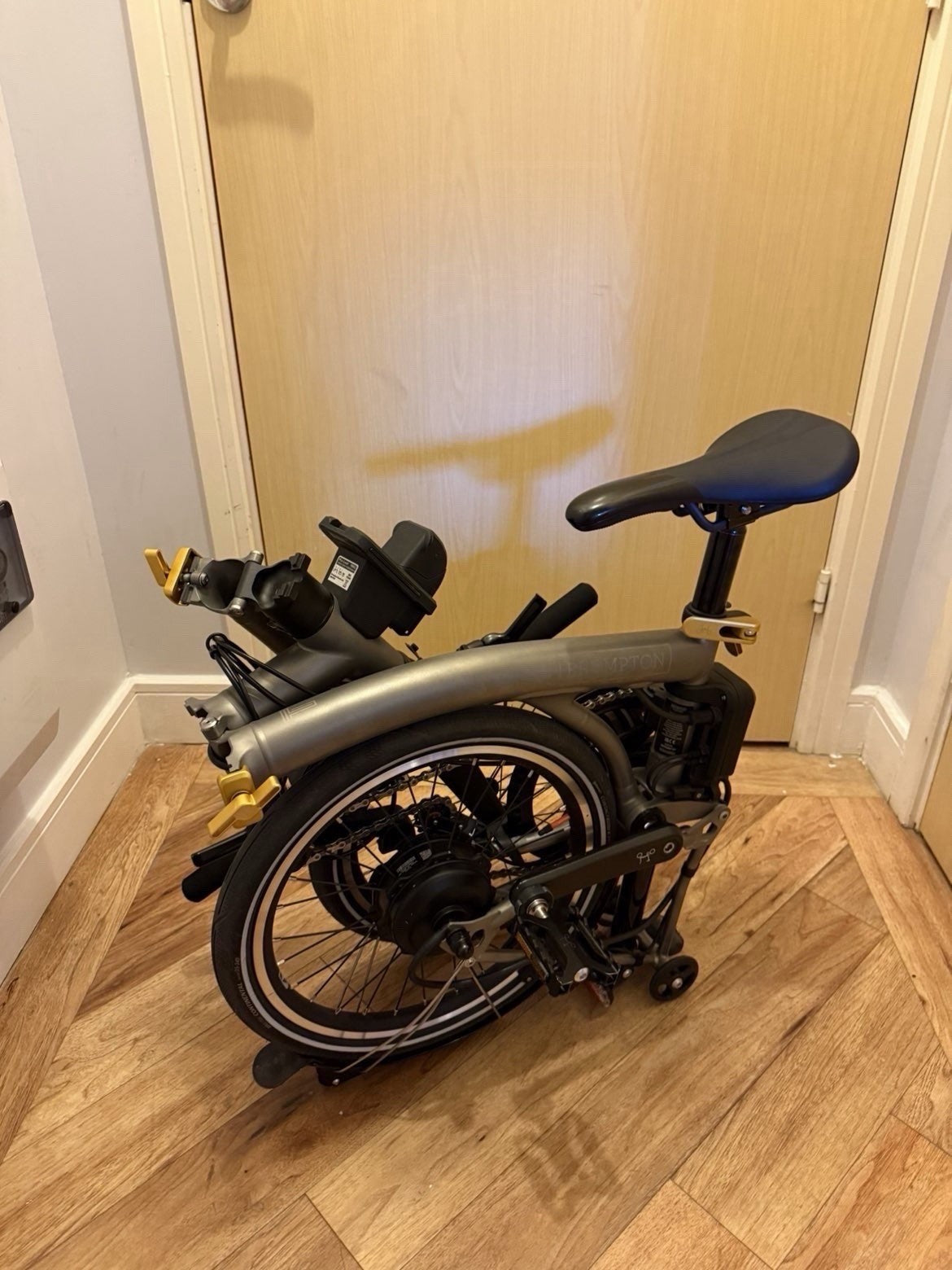 Brompton E T line titanium folding bike, only 24 miles