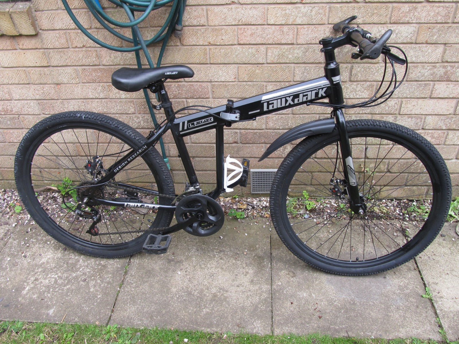 BIKE - FOLDING BIKE - 26" WHEELS, DISC BRAKES - UNISEX - EXCELLENT CONDITION