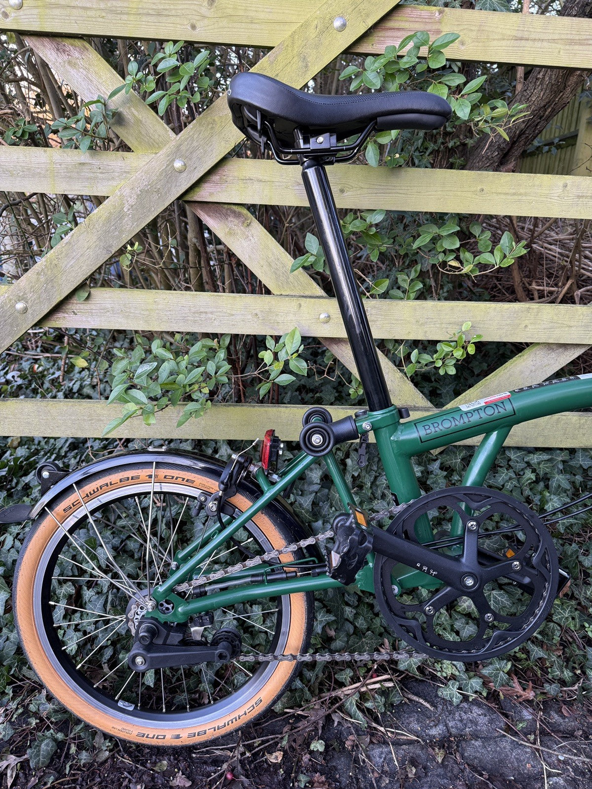 Brompton C Line (2025) – 2-Speed – M – Racing Green  – Barely ridden – Oxford