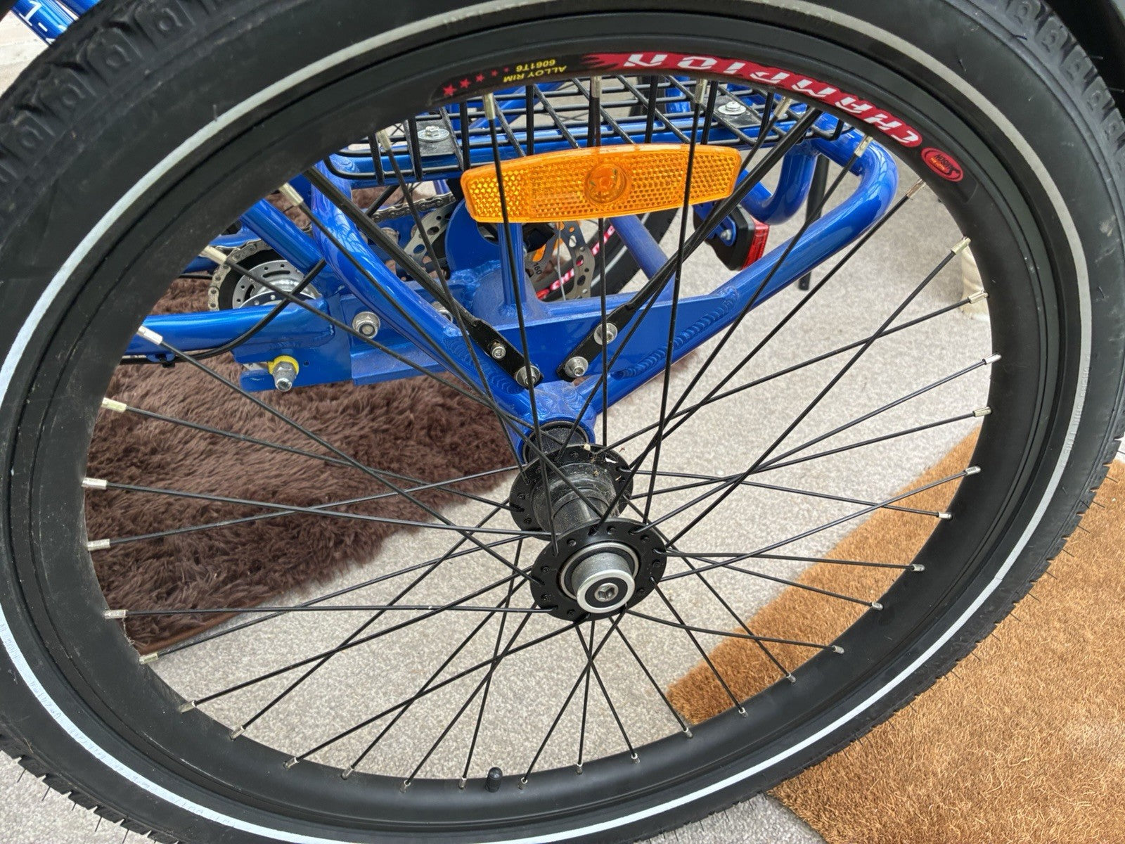 Yorvik Elite 3 Wheel Trike Folding Bike With Basket