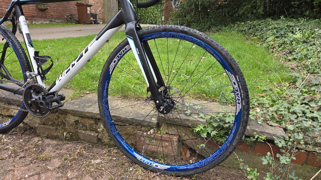 Whyte Gravel Road Bike  Medium  54 Halo TRP 105