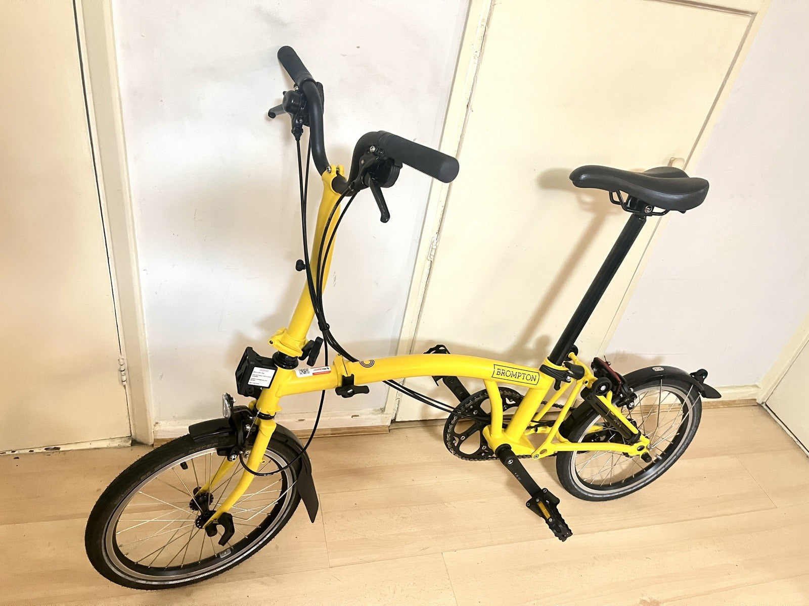 Brompton C Line Explore 6-Speed Bumblebee edition, 2025, Mid Handlebar, Exc Cond