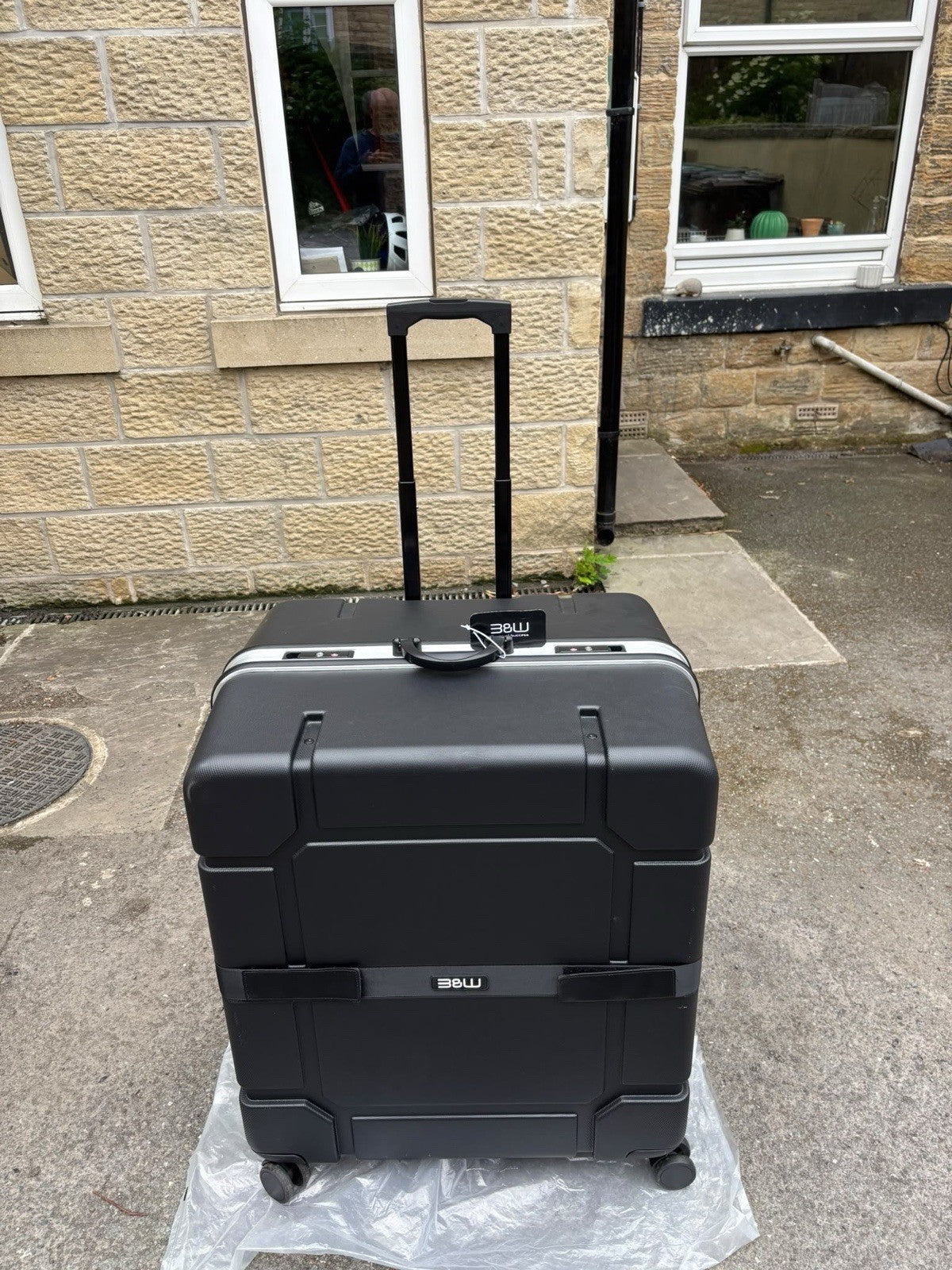 AMAZING BROMPTON B&W GARAGE/BIKE CASE WITH EXTRA SPACE FOR LUGGAGE