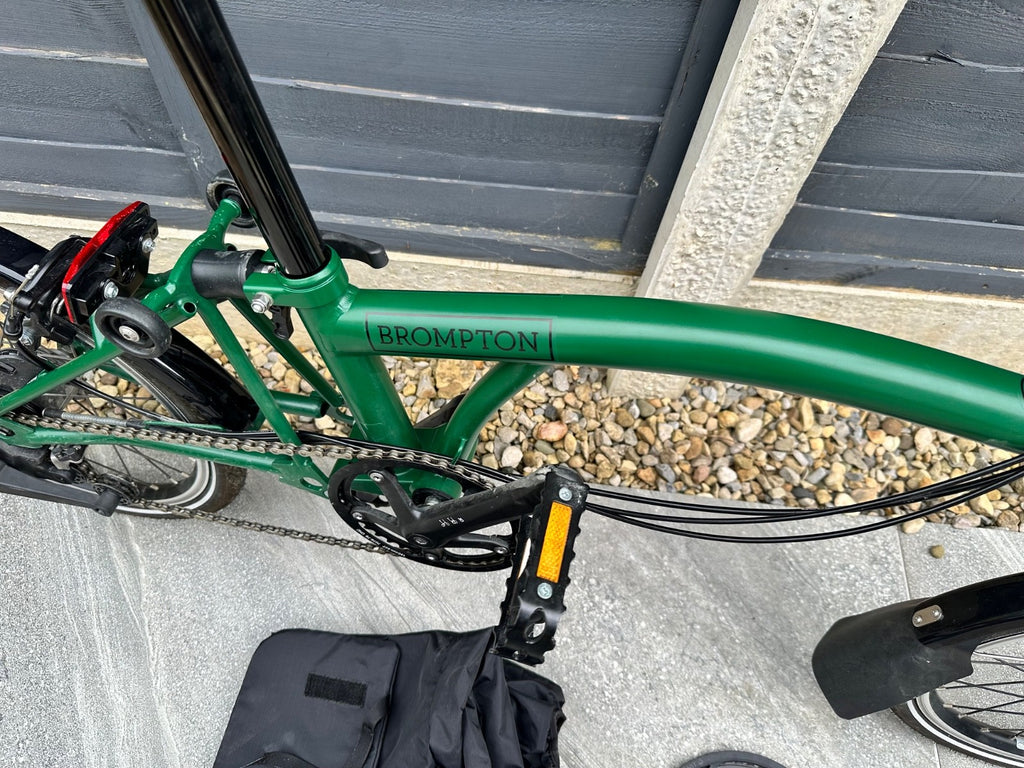 Brompton C Line Explore 2023 Racing Green  6 Speed - with storage bag
