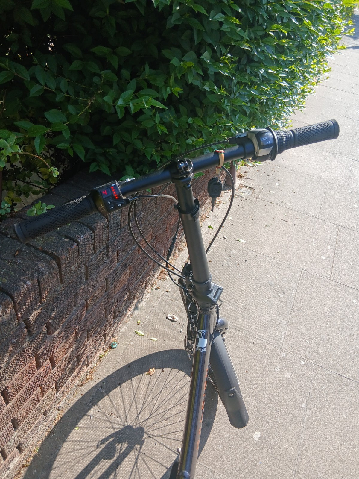 Raleigh Stow- Folding 7-Speed 20" Wheel Alloy Bike - Blue