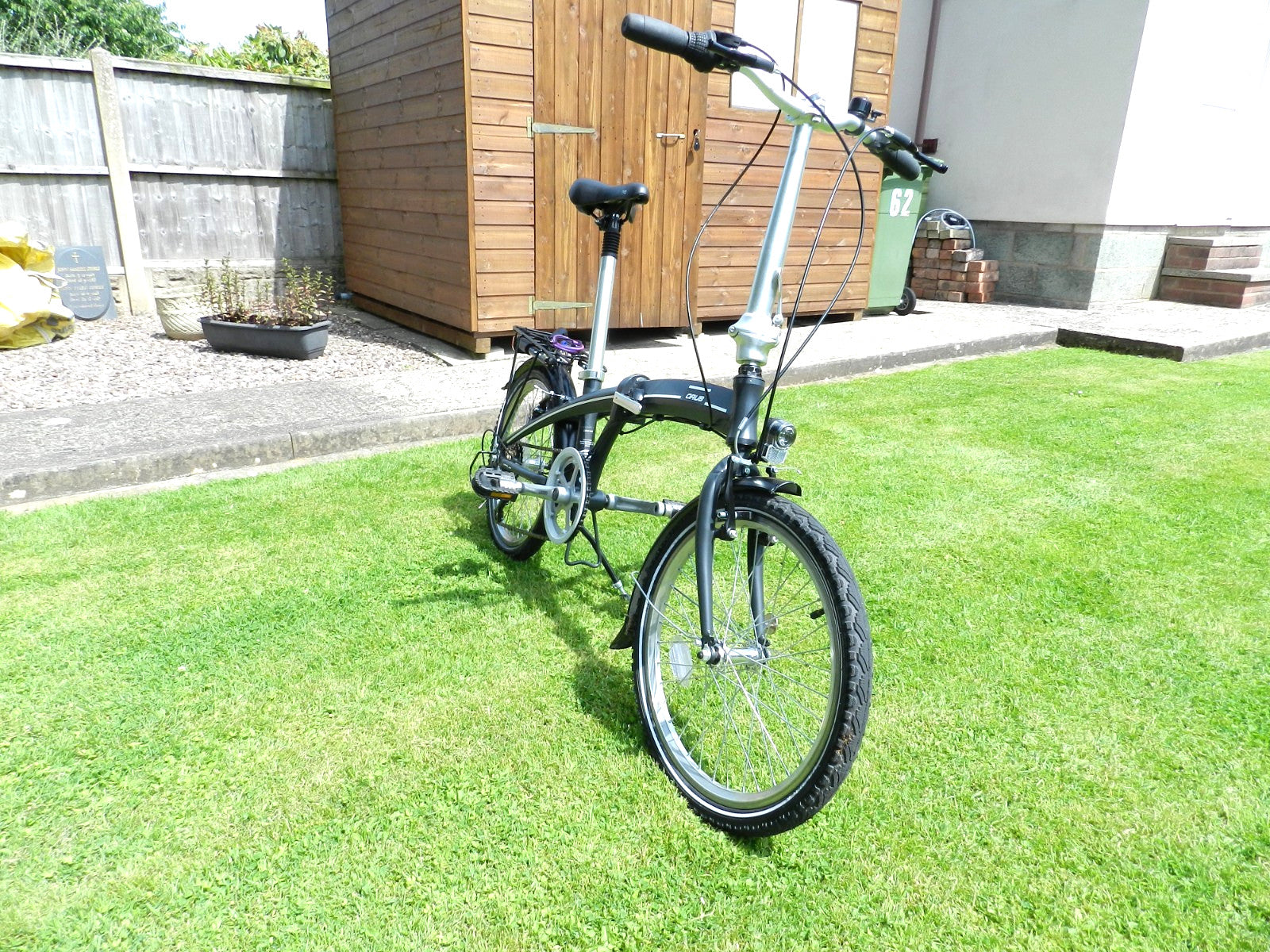orus folding bike with 20ins wheels very clean light weight 7 gears with  lights