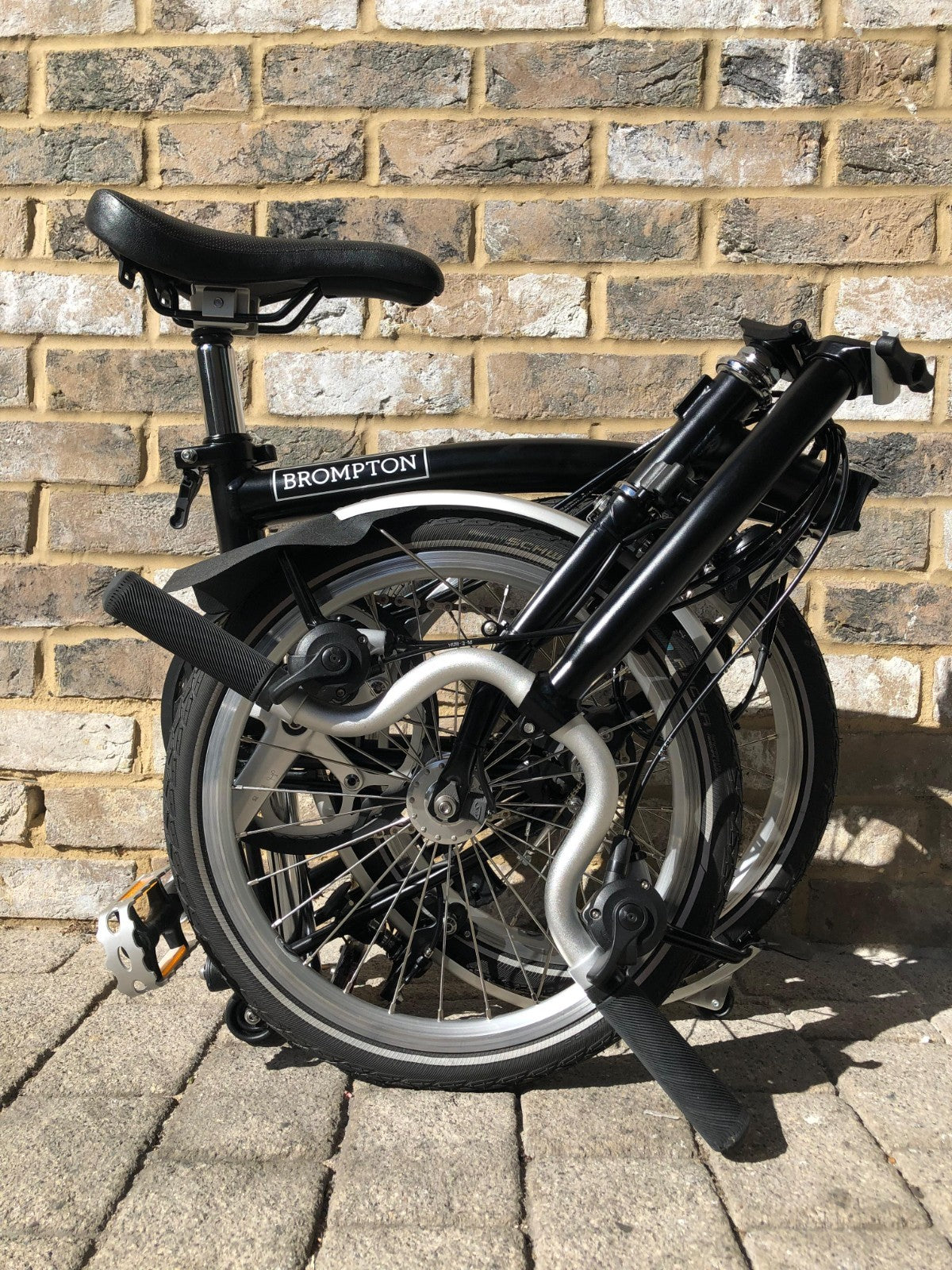 Brompton Black M6L (C Line 6 Speed) with Dynamo - WORLDWIDE SHIPPING