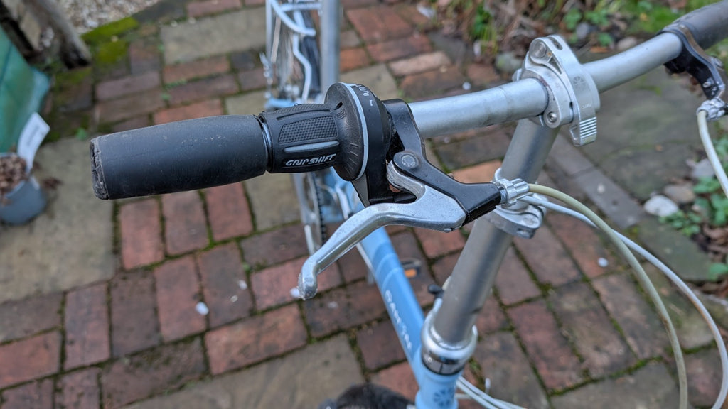 Dahon Speed D7 Folding Bike 7-Speed SRAM Grip Shift, Luggage Rack