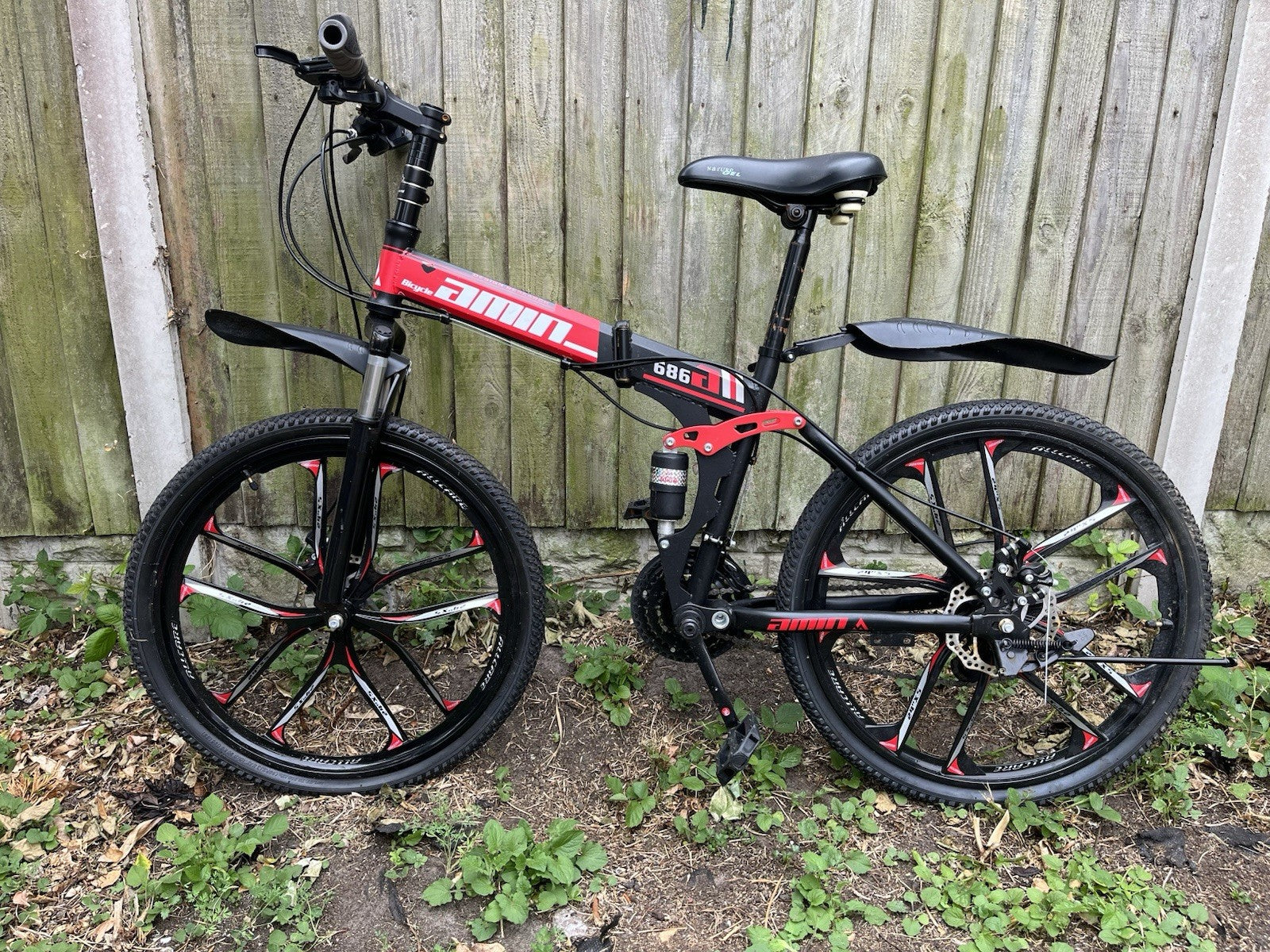 AMIN 686 26in Folding Mountain Bike Black/Red 21-Speed Disc Brakes Mudguards