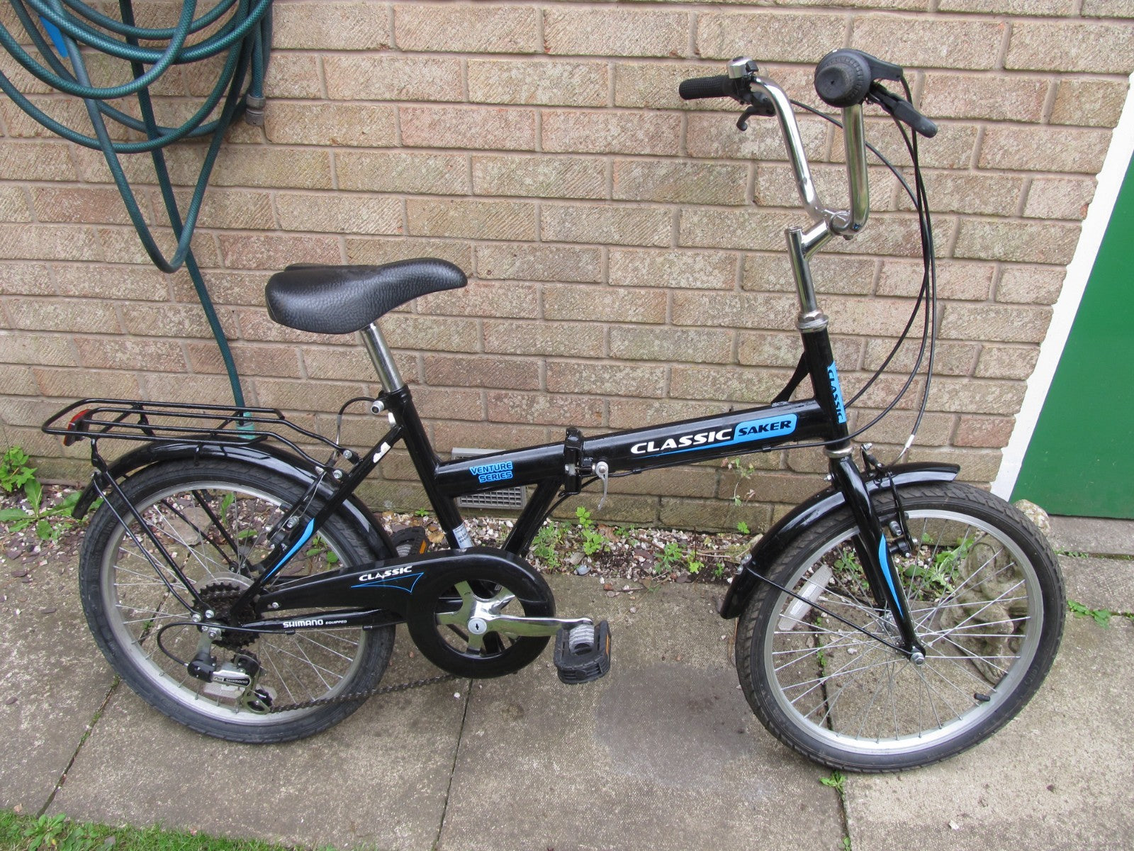 BIKE - FOLDING BIKE - 26" WHEELS, DISC BRAKES - UNISEX - EXCELLENT CONDITION