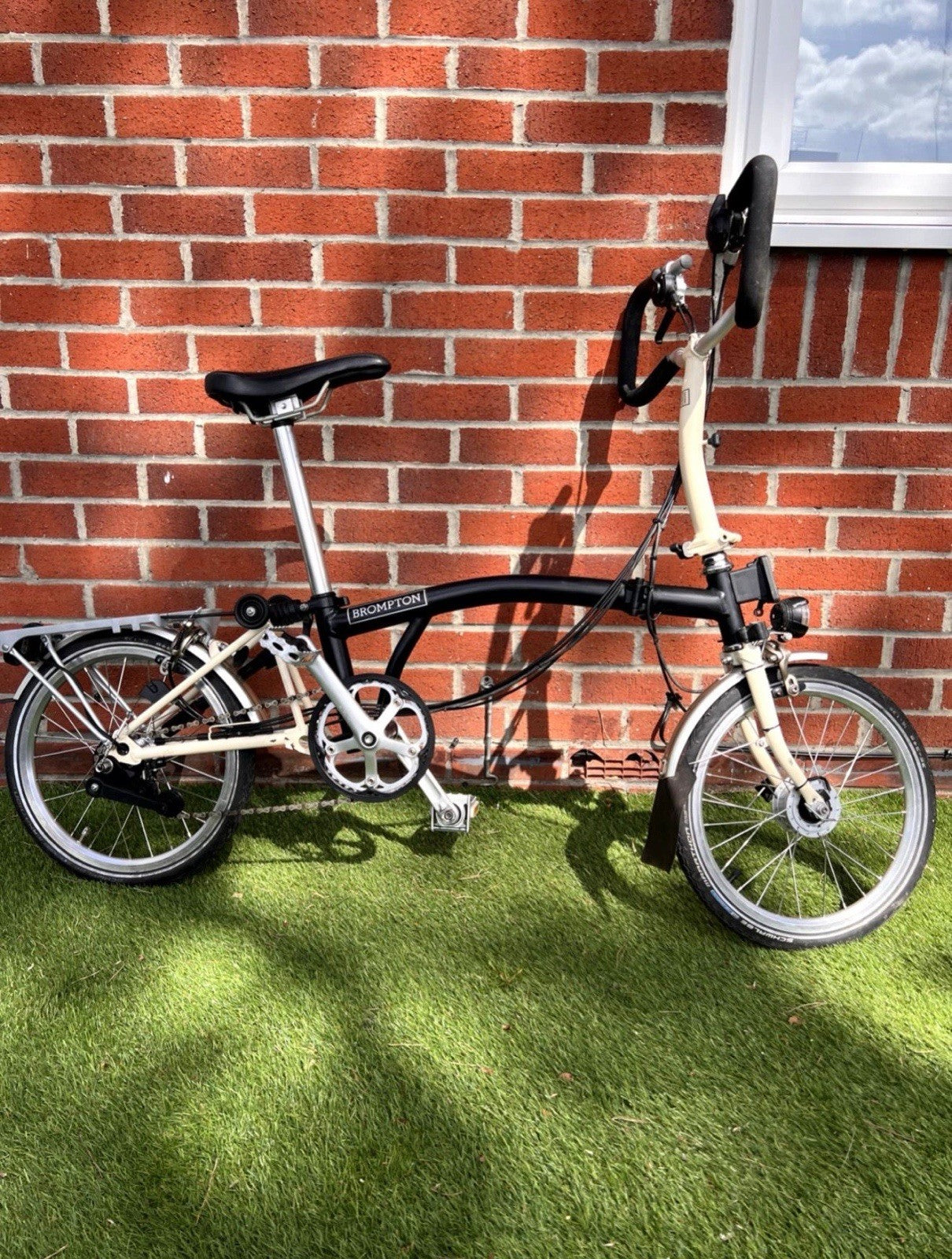Brompton P6R folding bicycle Black/Cream