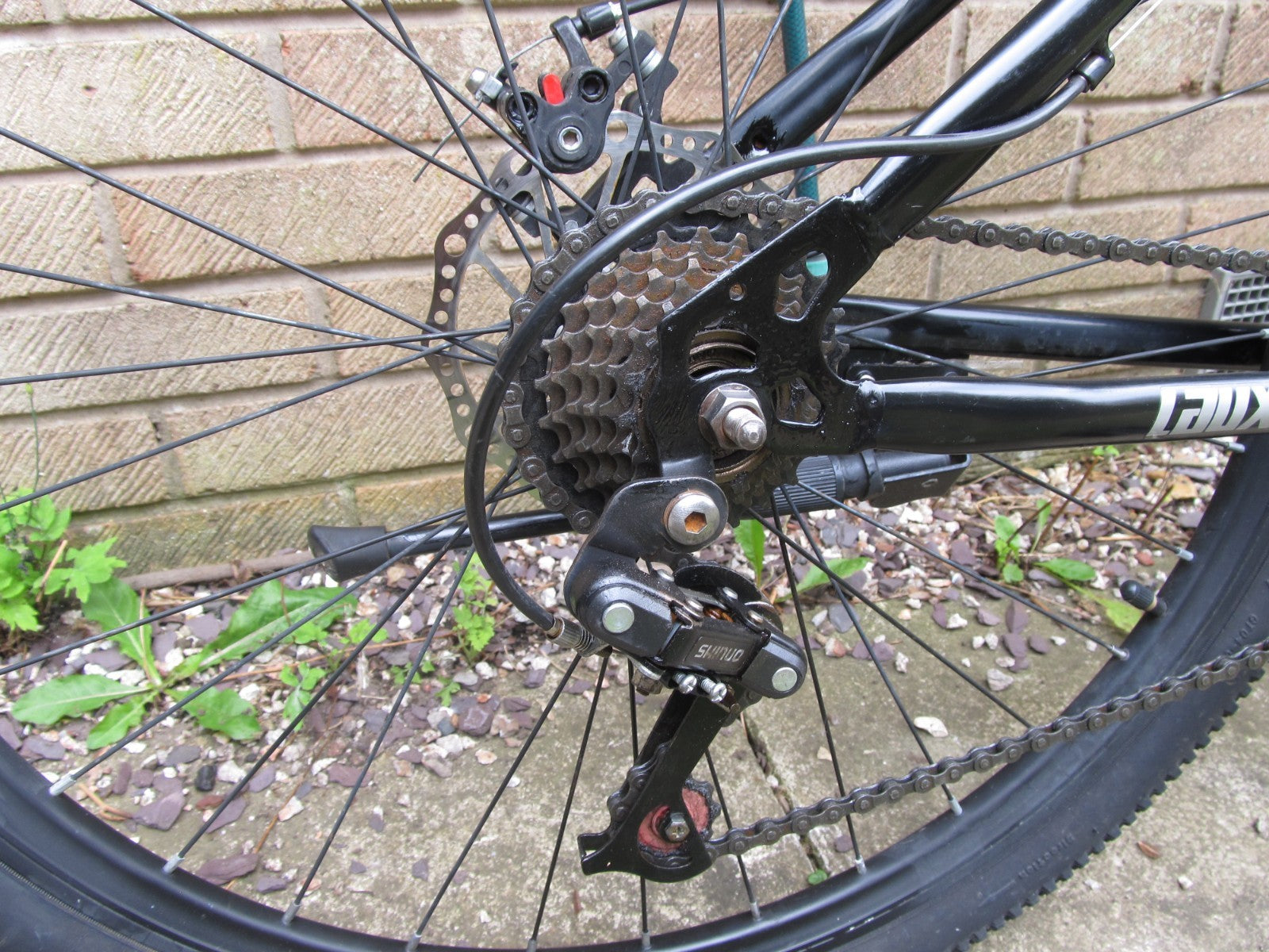 BIKE - FOLDING BIKE - 26" WHEELS, DISC BRAKES - UNISEX - EXCELLENT CONDITION
