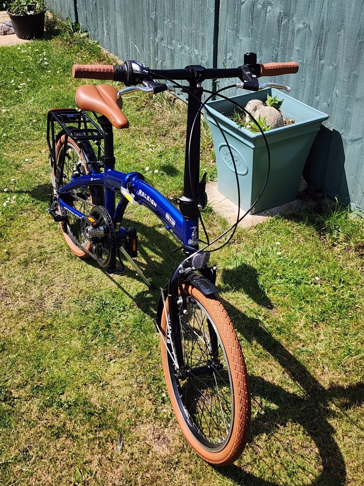 Raleigh Stow A Way / Stowaway - Folding Bike - Lightweight and Compact 20 Inch
