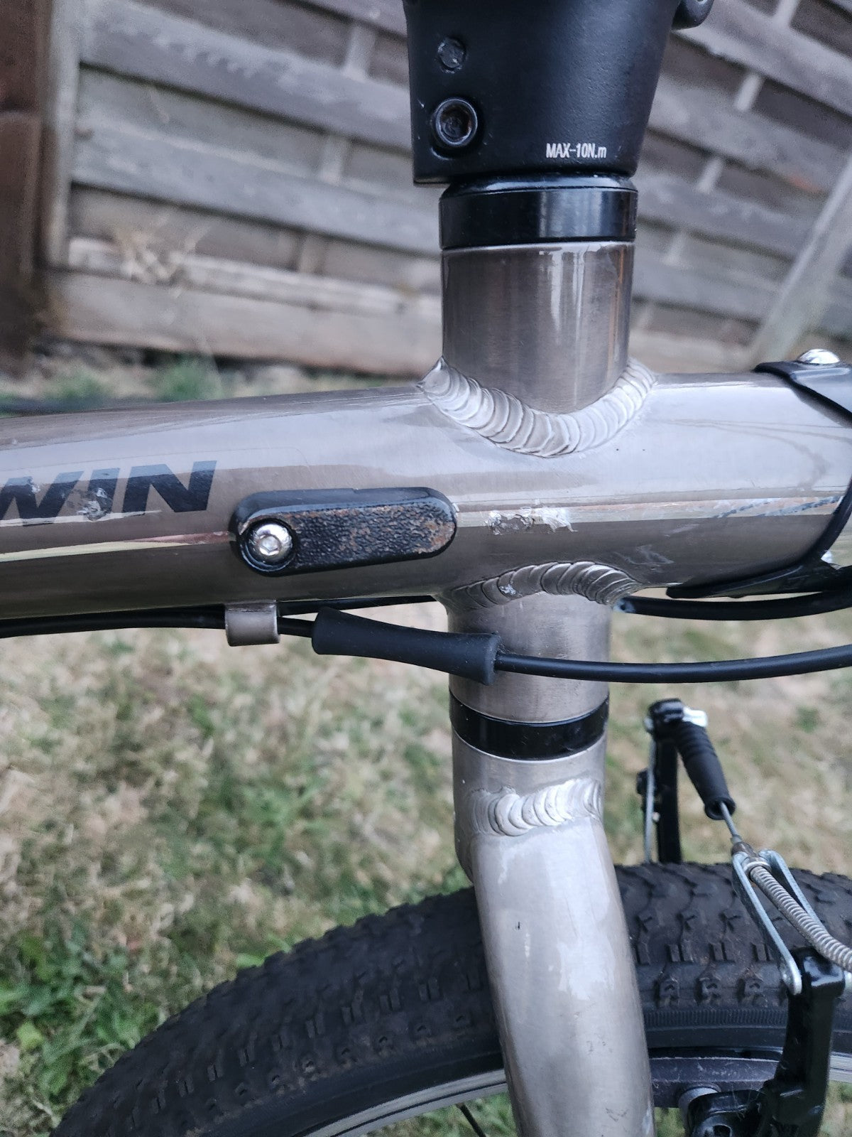 Btwin Tilt 900 Folding Bike 9 Speed Lightweight.