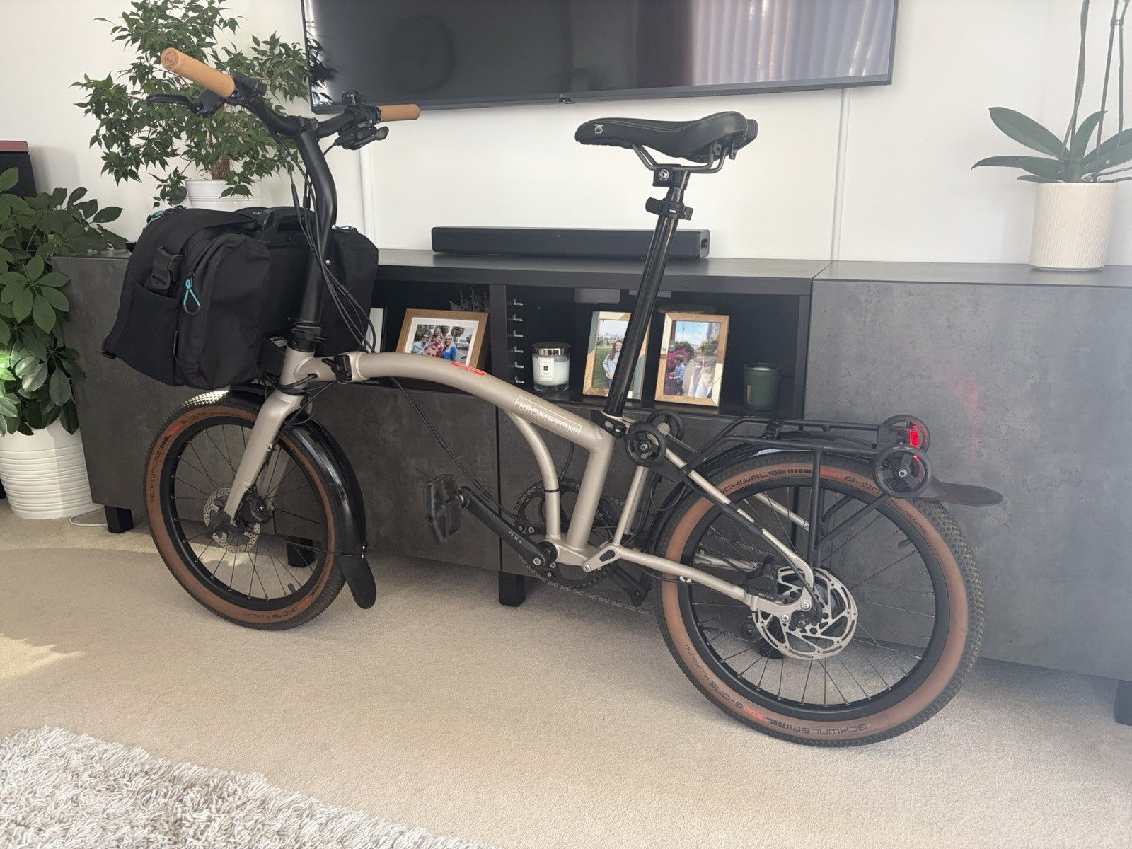 Brompton G Line 4 Speed Traildust White Folding Bike Excellent Condition
