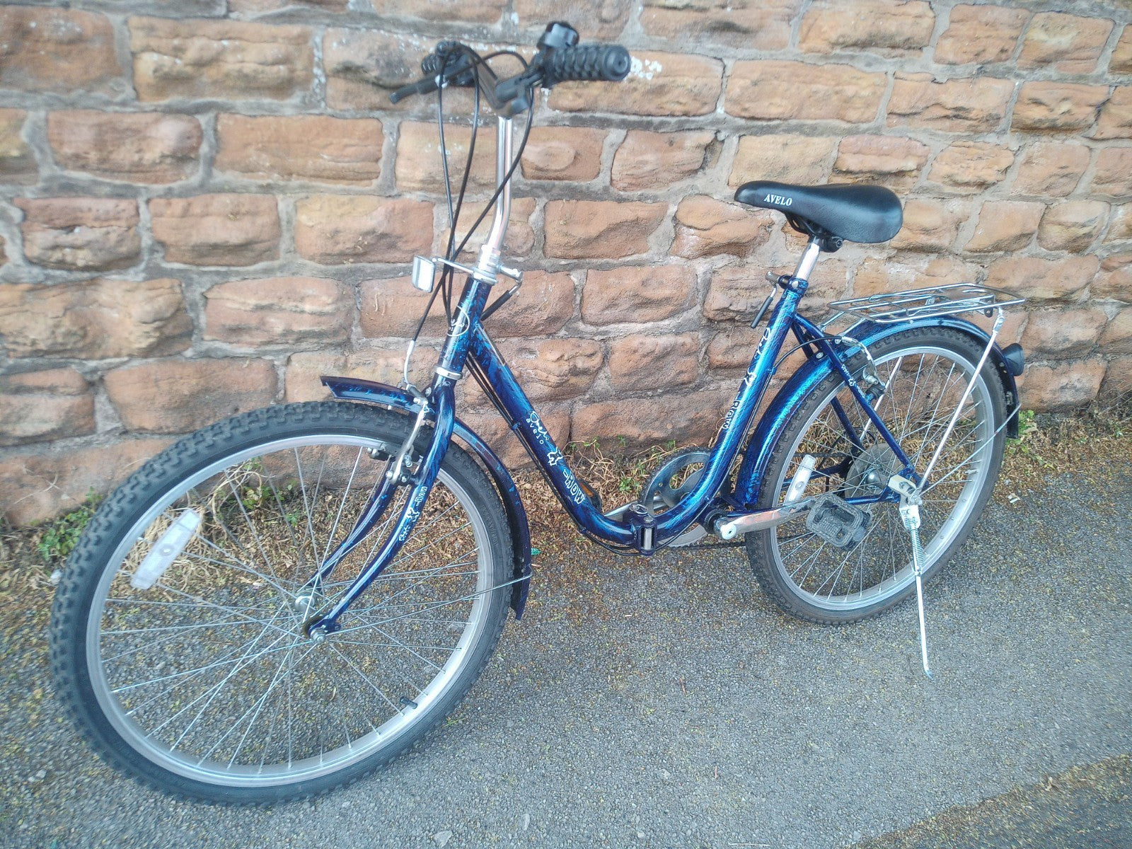 avelo x row folding bike 24-inch wheels