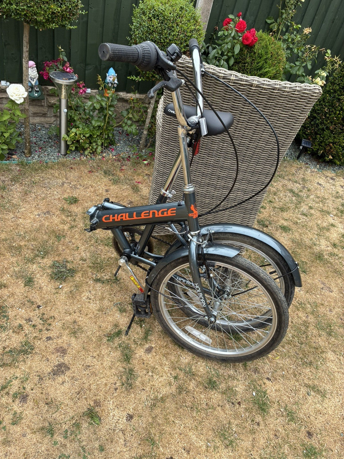 Challenge Holborn unisex folding bike.
