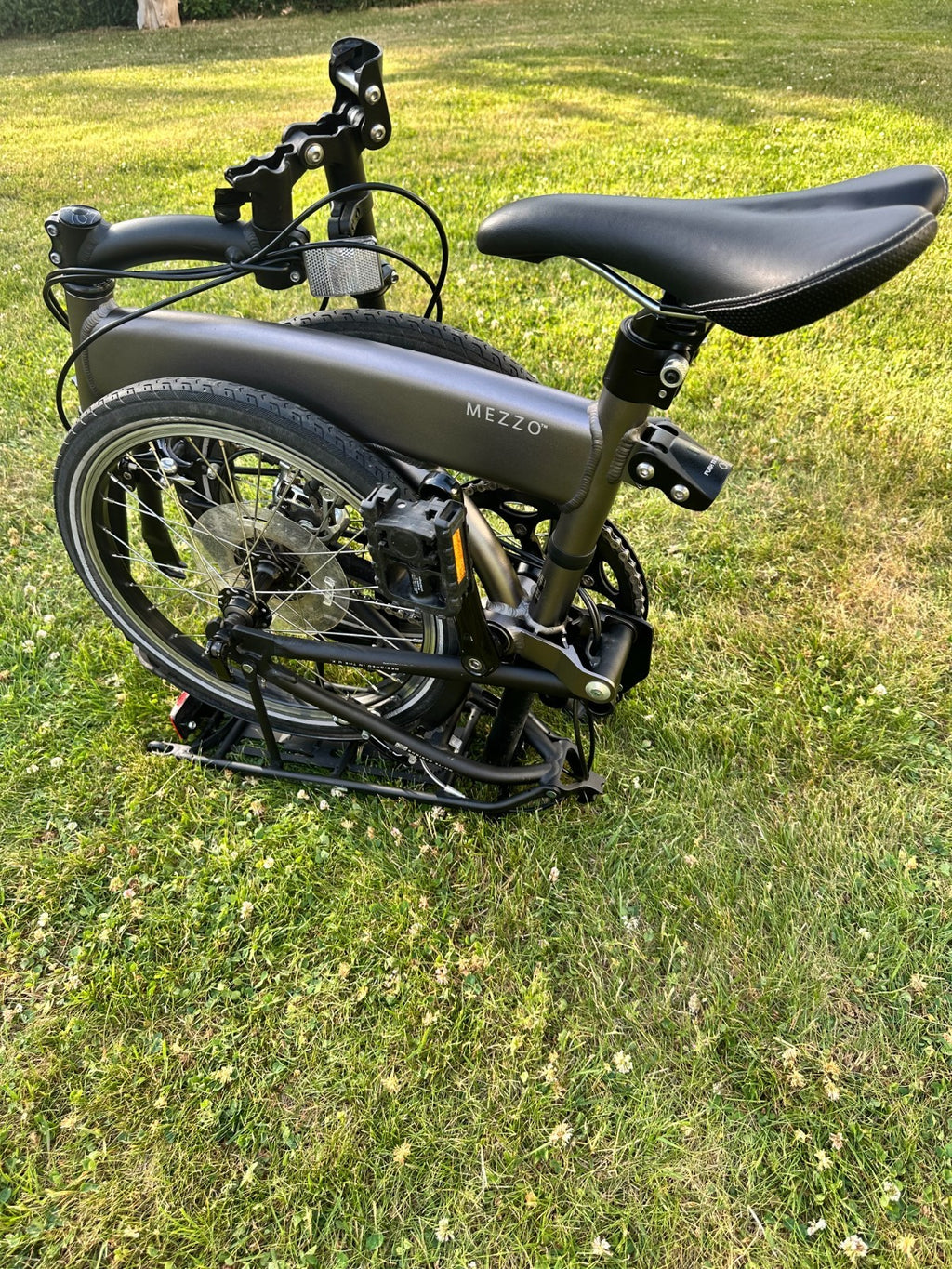 Mezzo Folding Bike D9 very lightly used 9 gears excellent condition