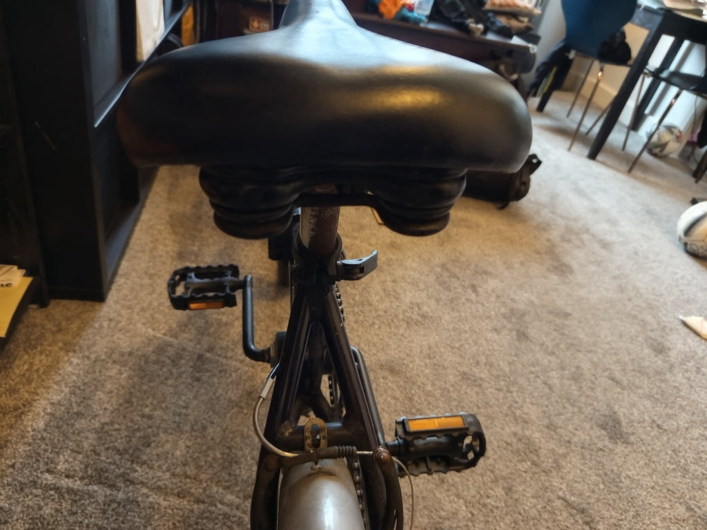 Apollo  Folding Bike.  20" Wheels.