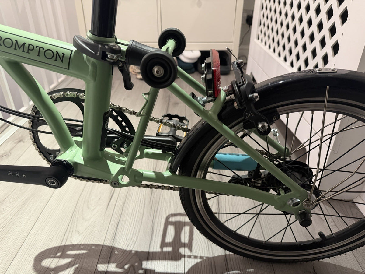 Brompton C Line Explore 6 Speed 2023 Matcha Green + Bags & Accessories
