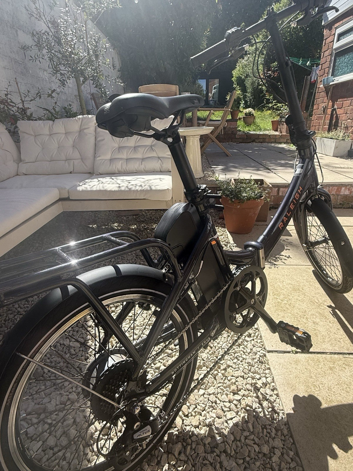 Raleigh Stow-E-Way Folding Bike - Dark Blue
