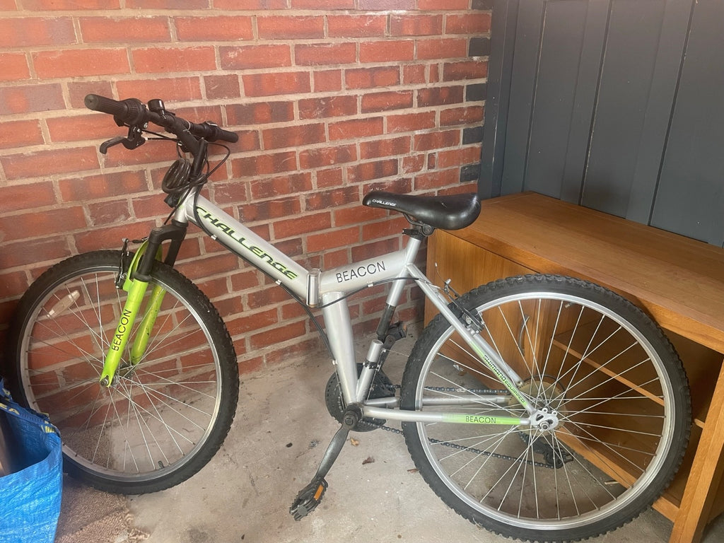 Challenge Beacon 26” Folding Mountain Bike Shimano 18 Speed Silver Green