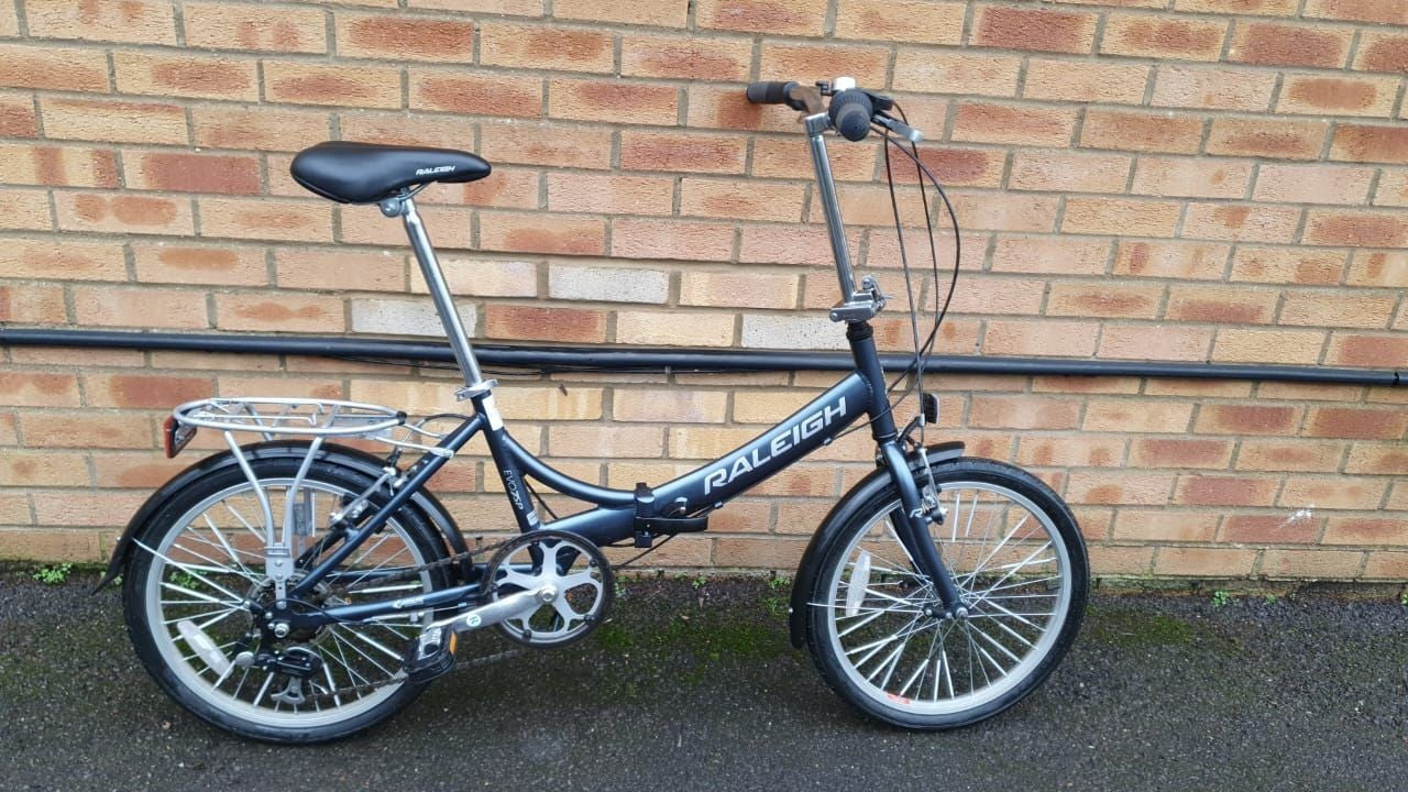 Lightweight Aluminium Raleigh Evo7SP Folding Bike is in excellent condition
