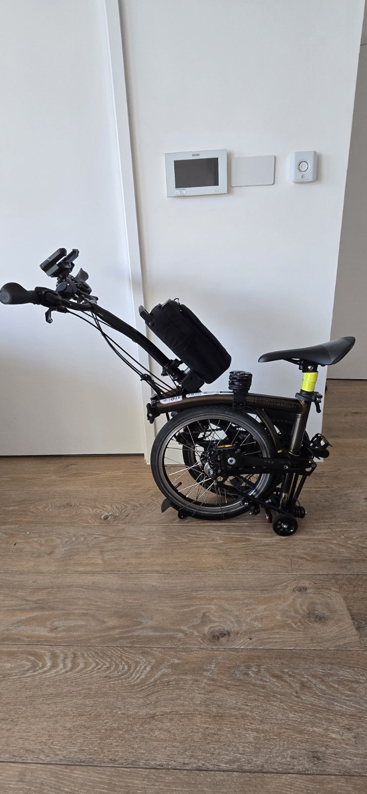 Brompton C-Line Explore-Black Lacquer
