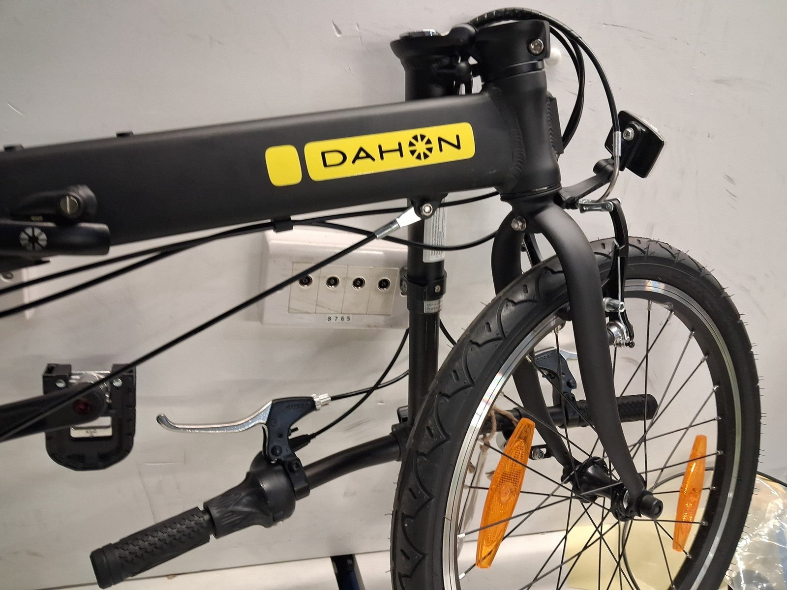 Dahon Hit 20" Wheels 11.6 kg Compact Unisex Matt Black Commuter Folding Bike A