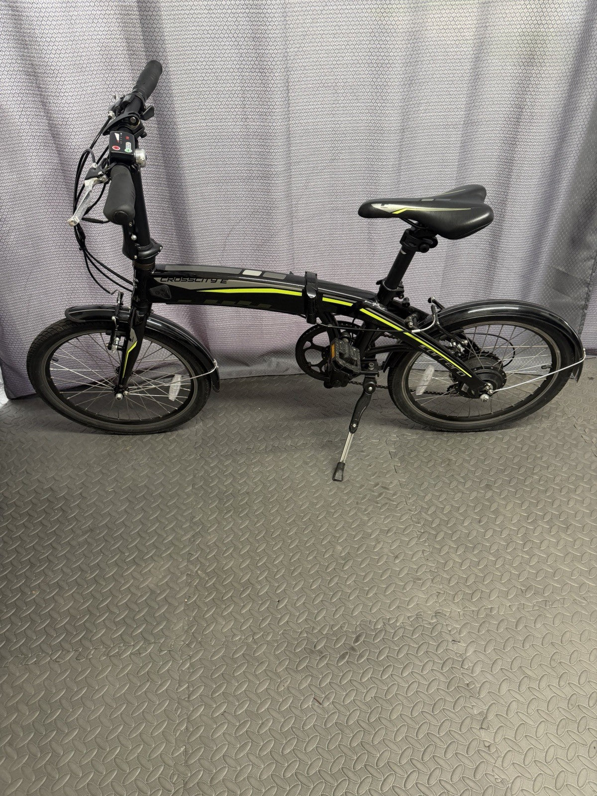 Carrera Crossfire 20in Folding Bike Black/Yellow 7-Speed BRAND NEW BATTERY