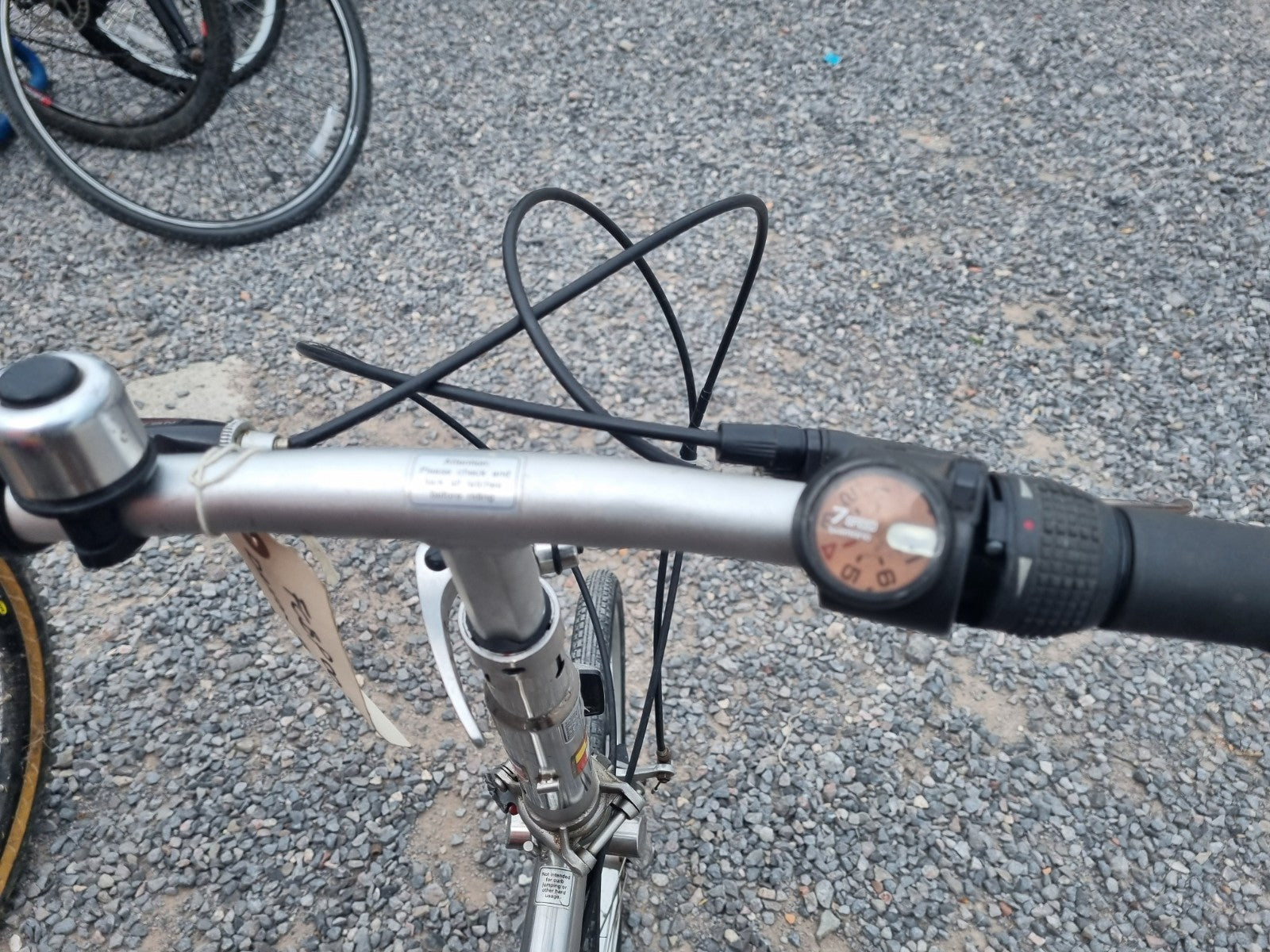 Dahon folding bike, parts or not working.