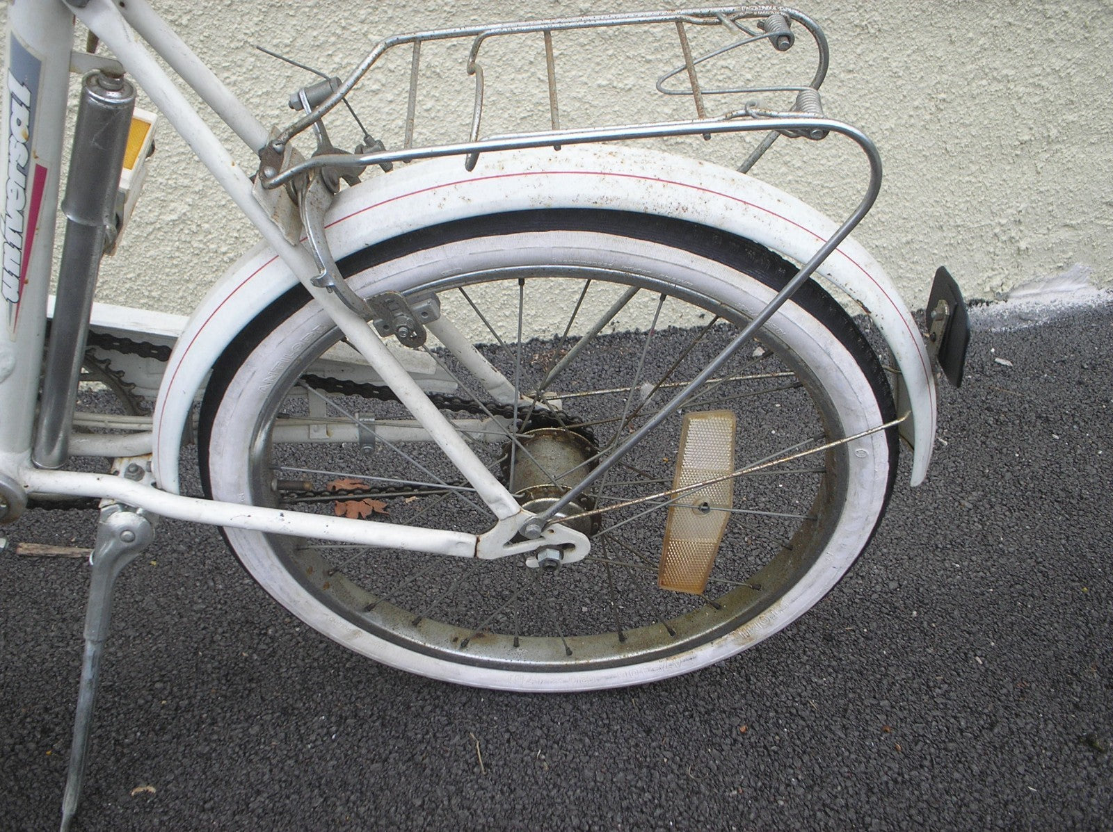Universal girls small ladies 1980s folding vintage retro bicycle bike cycle