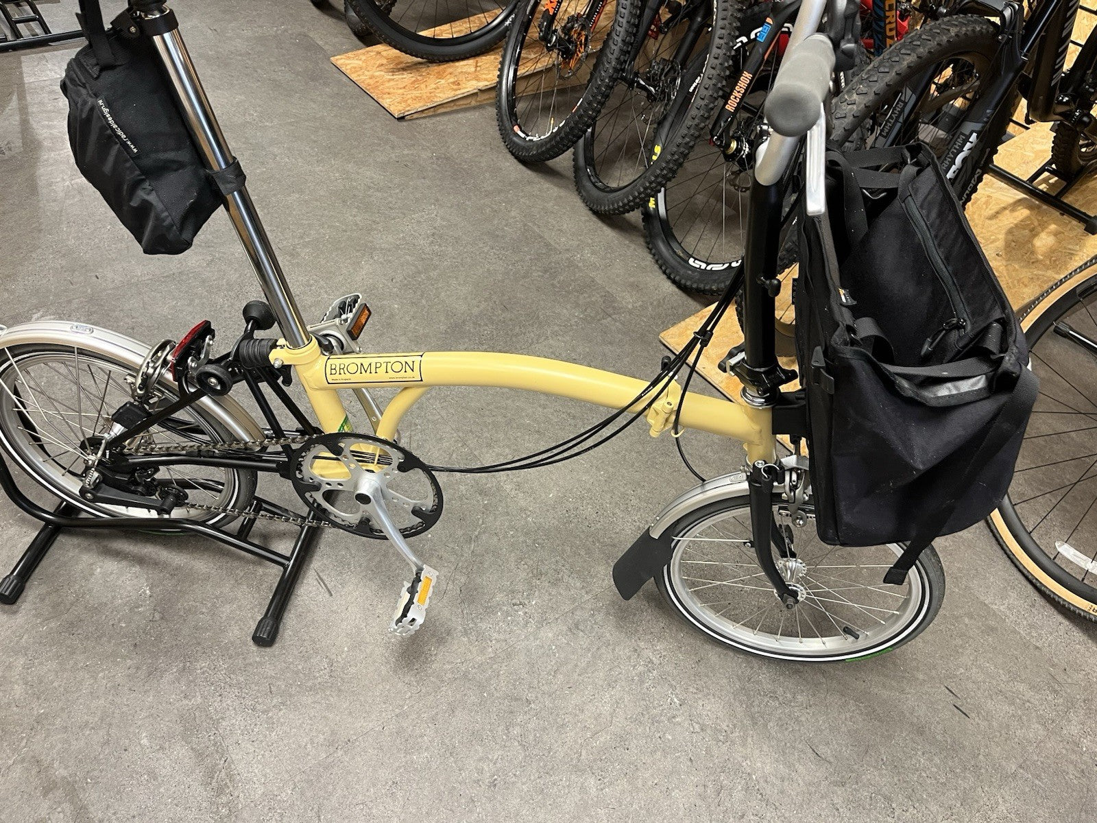 Brompton M6L 6spd 16” (AL) Folding Bike