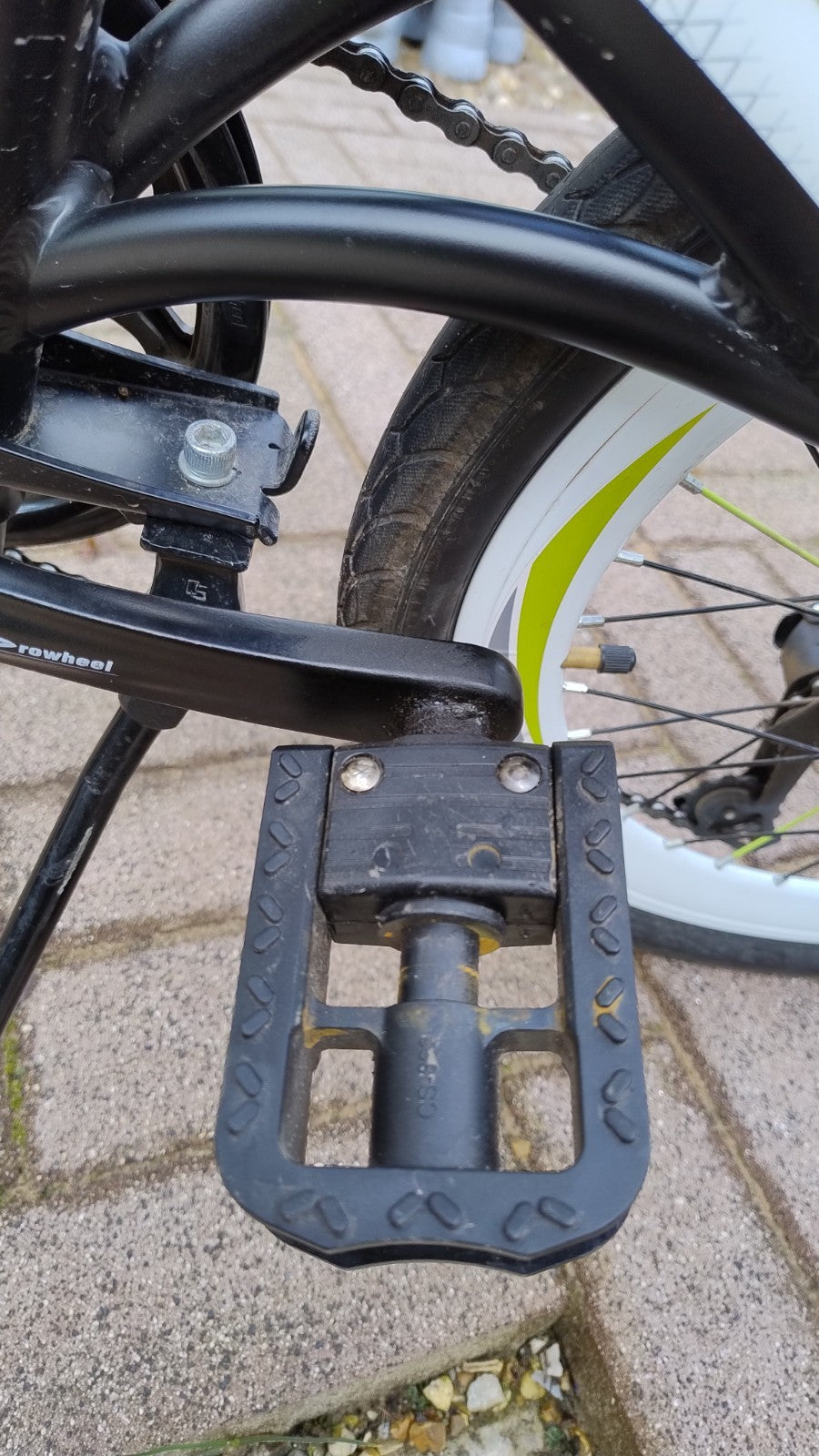 20" Wheel Lightweight Folding Bike 7 Speed And Dual Disk Brakes