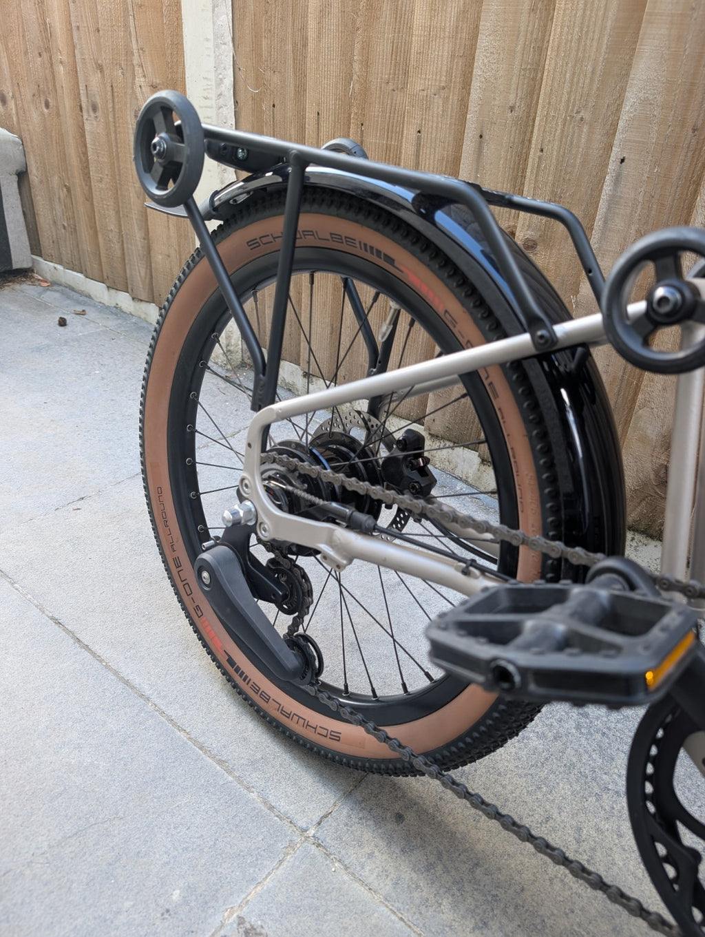 Brompton G Line Small Folding Bike 8-Speed, Traildust White w rack & mudguards