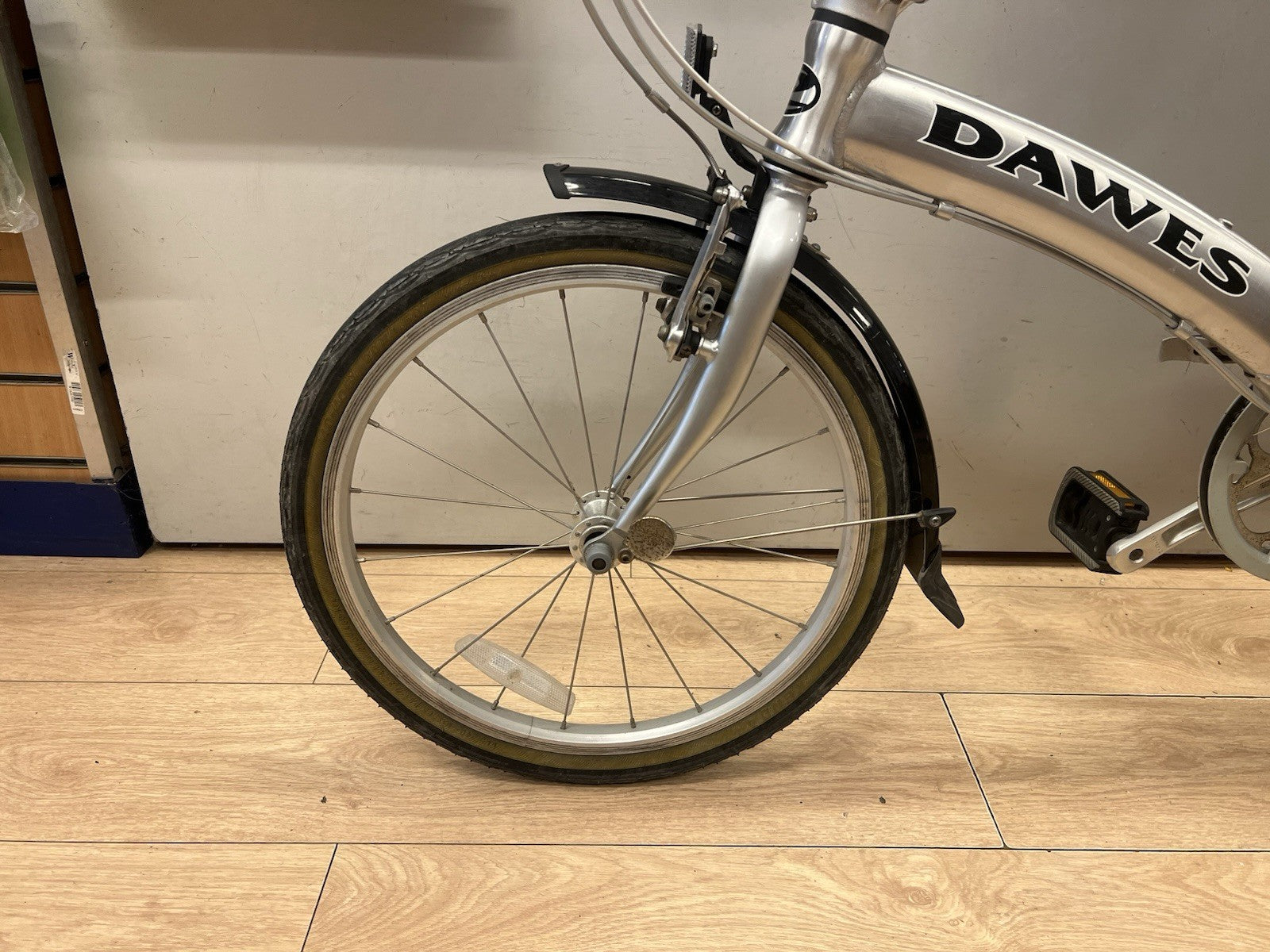 Used Dawes Kingpin Folding Lightweight Seatpost Pump Silver Traditional Bike