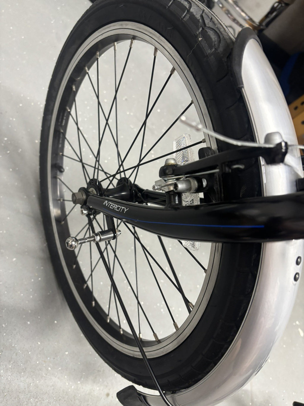 Carrera Intercity Unisex 8 Speed 20'' Wheels Compact Folding Bike - RRP £400